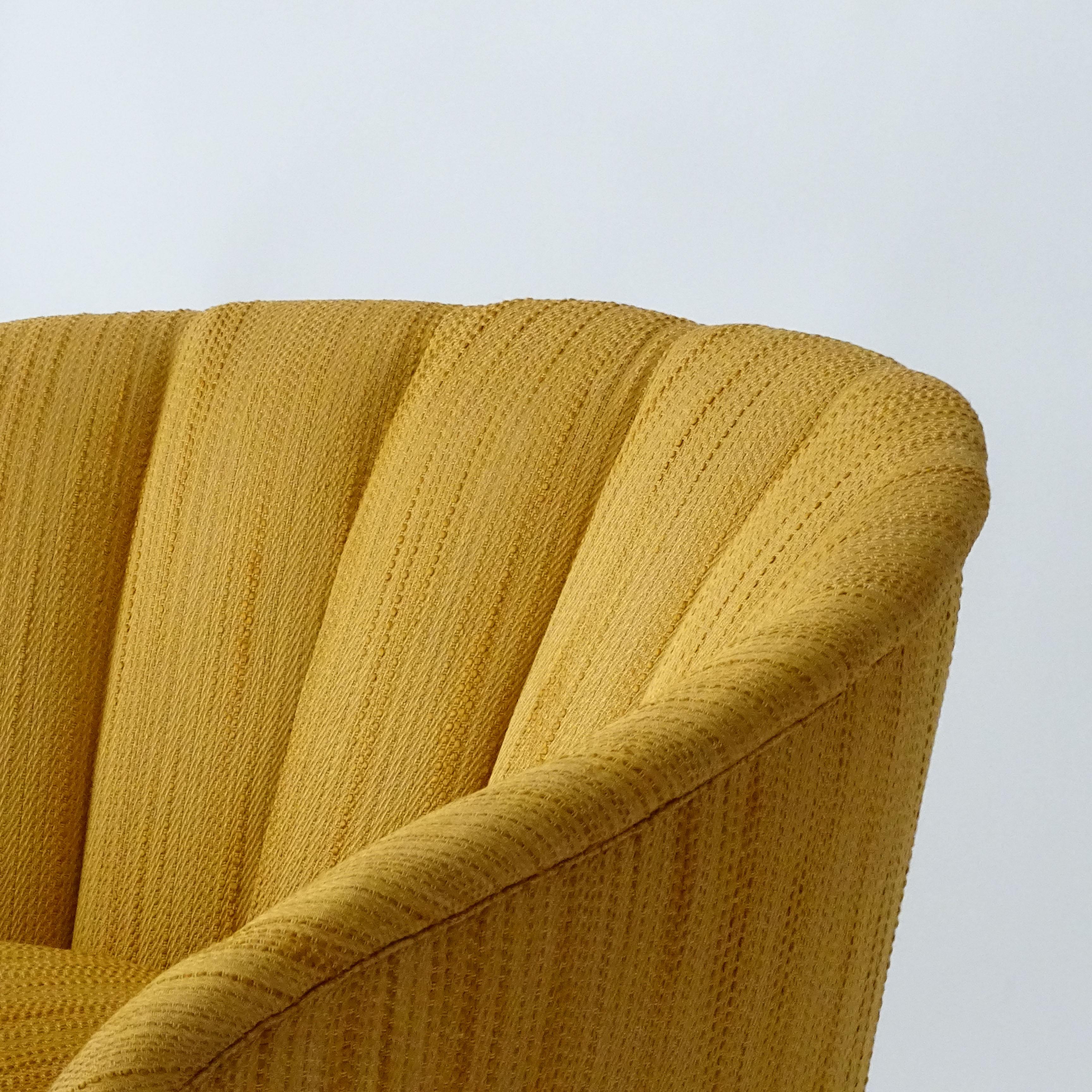 Gio Ponti Pair of 1930s Armchairs with their Original Yellow Upholstery For Sale 2