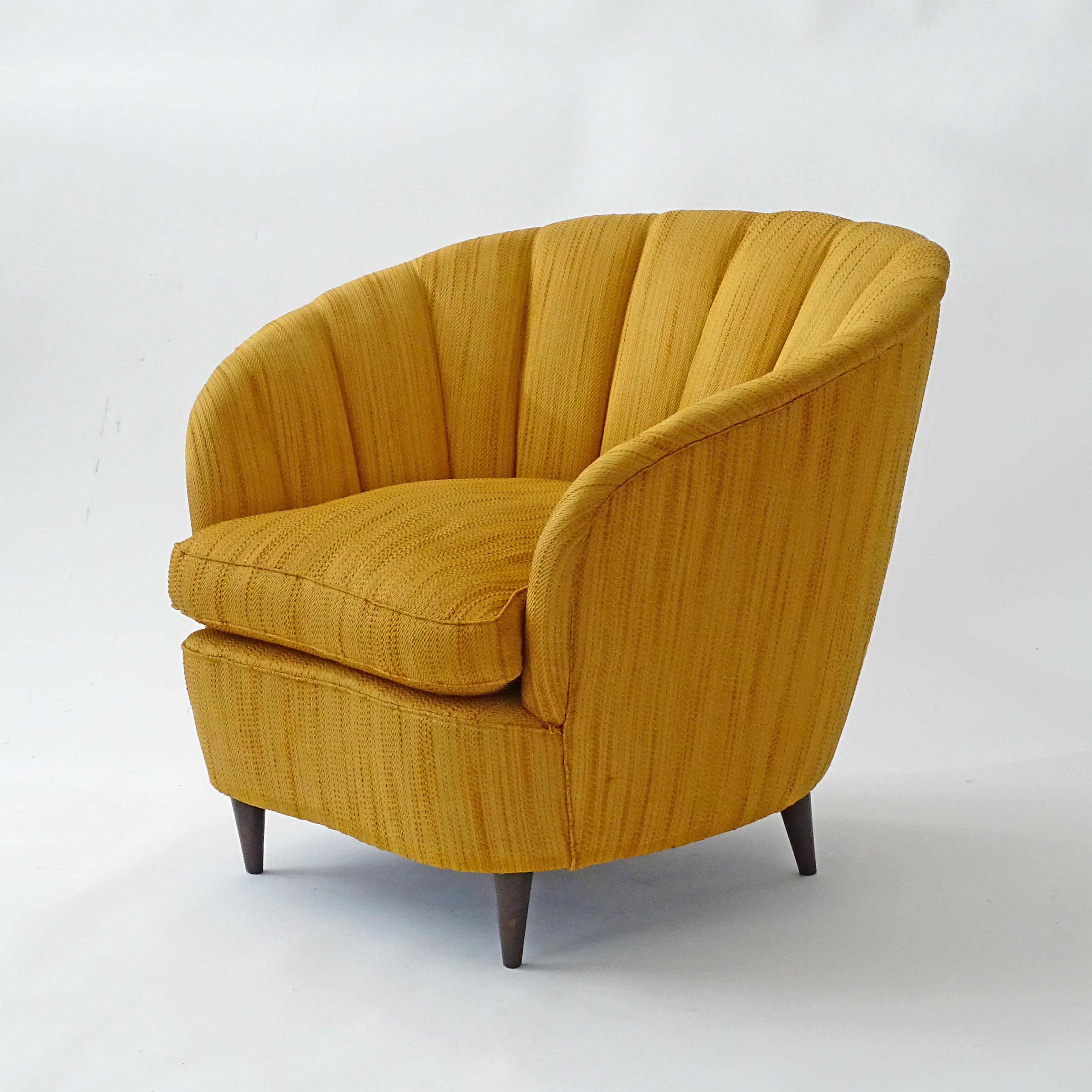 Gio Ponti Pair of 1930s Armchairs with their Original Yellow Upholstery For Sale 3