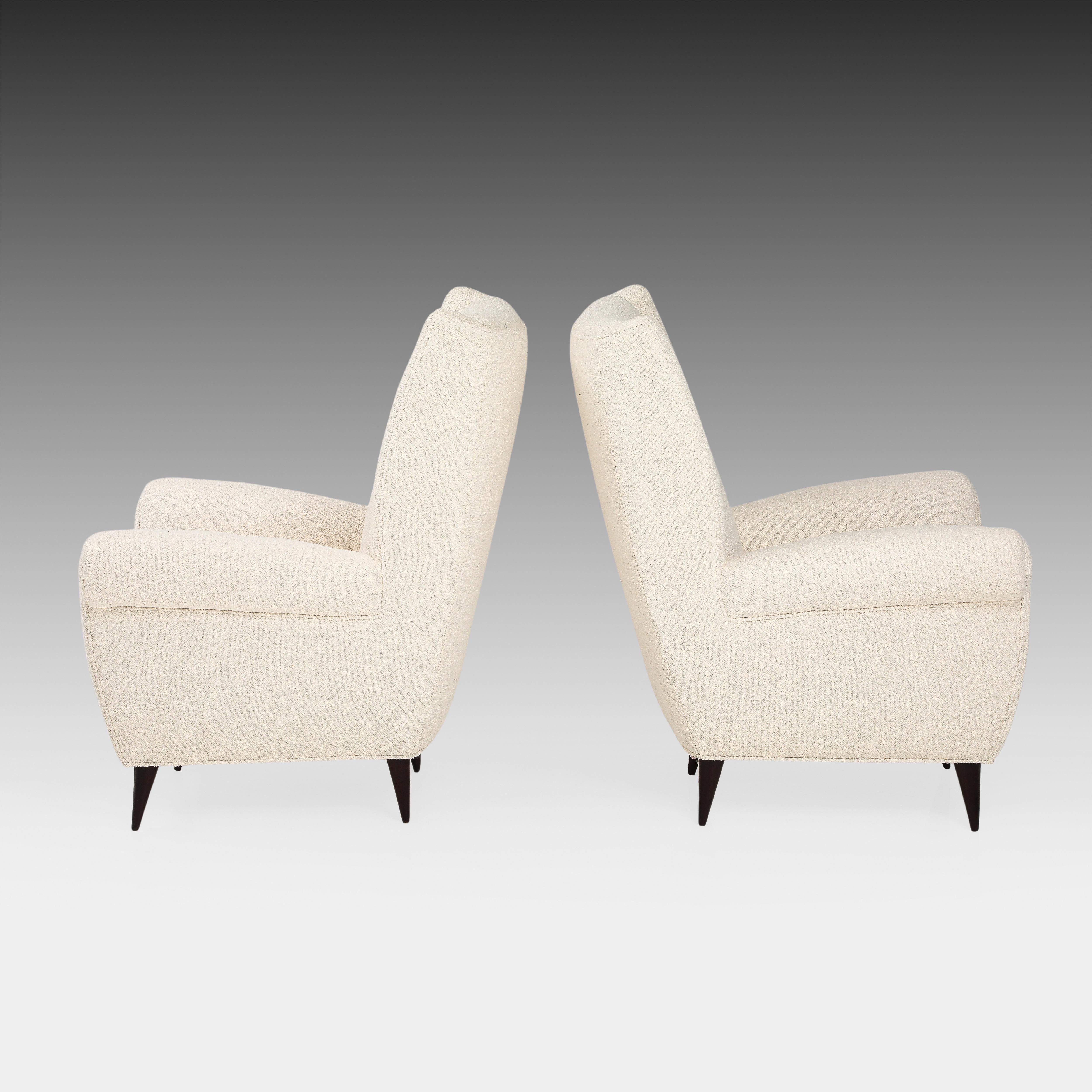 Italian Gio Ponti Pair of High Back Armchairs in Ivory Bouclé, 1950s For Sale