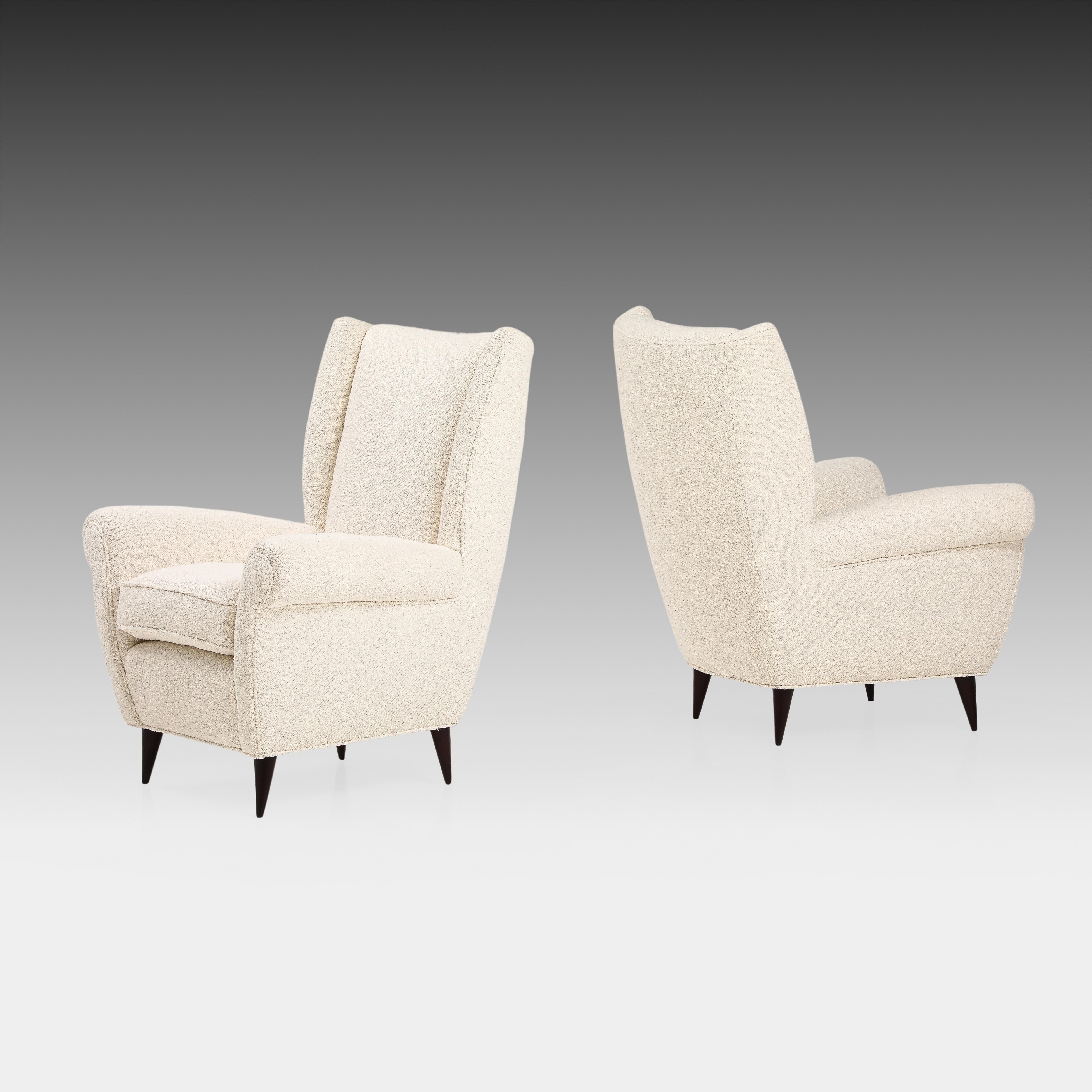 Mid-20th Century Gio Ponti Pair of High Back Armchairs in Ivory Bouclé, 1950s For Sale
