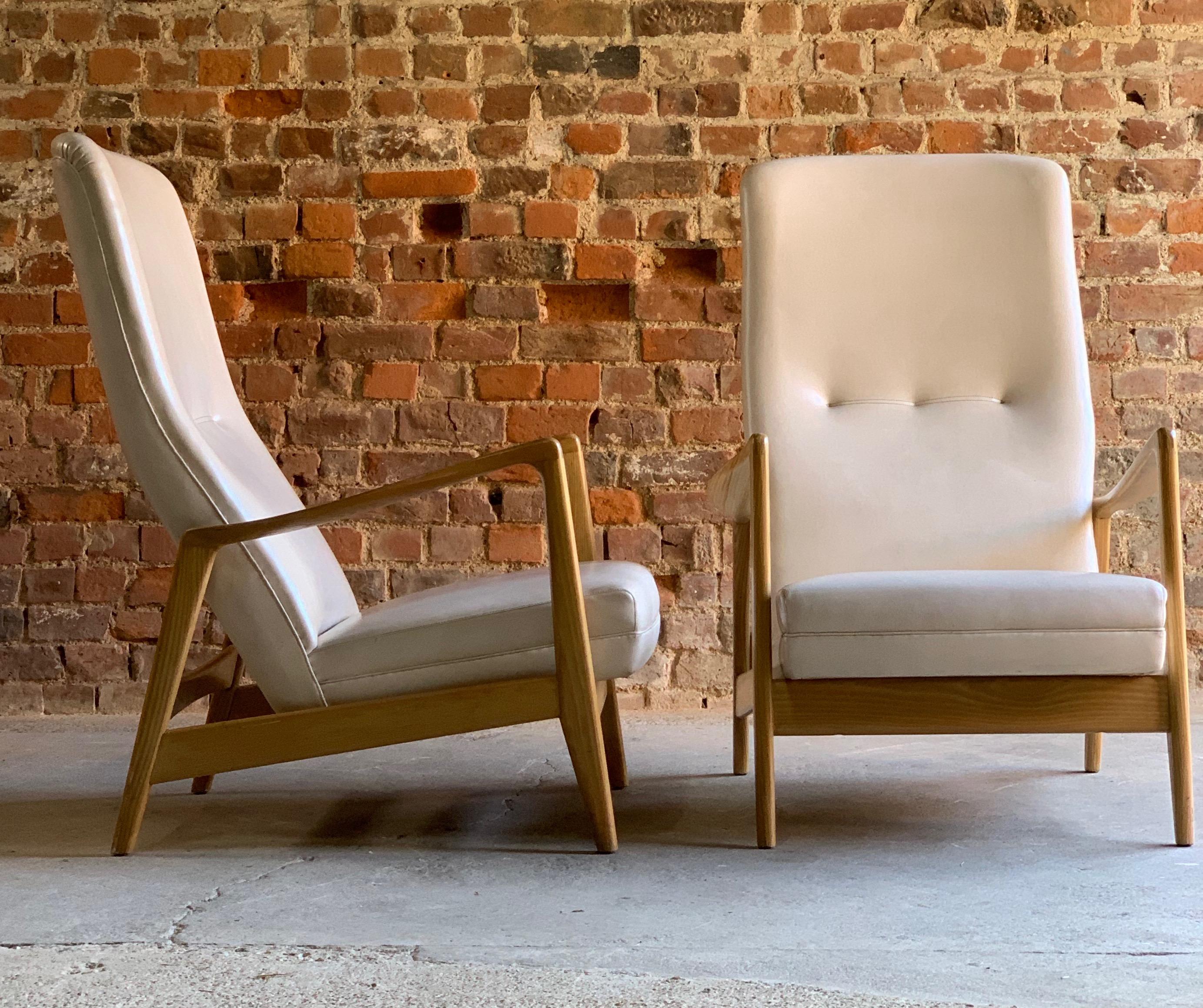 Gio Ponti pair of ash lounge chairs by Cassina Italy circa 1958 for Hotel Parco dei Principe

Gio Ponti pair of ash lounge chairs by Cassina Italy circa 1958, manufactured for the Hotel Parco dei Principe, Sorrento, Italy, The elegant sweeping