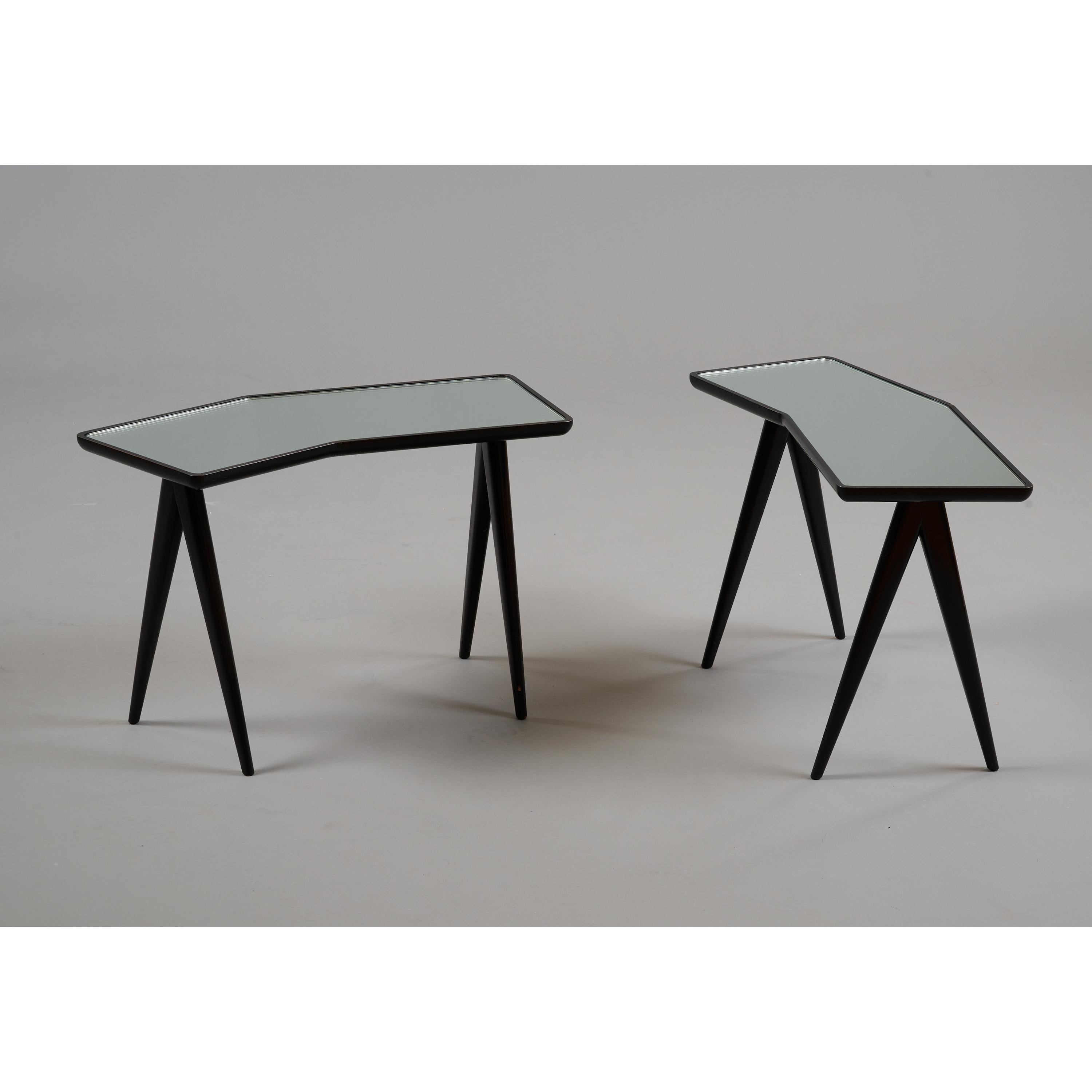 Gio Ponti Pair of Geometric Nesting Tables with Mirrored Tops, Italy, 1950's For Sale 4