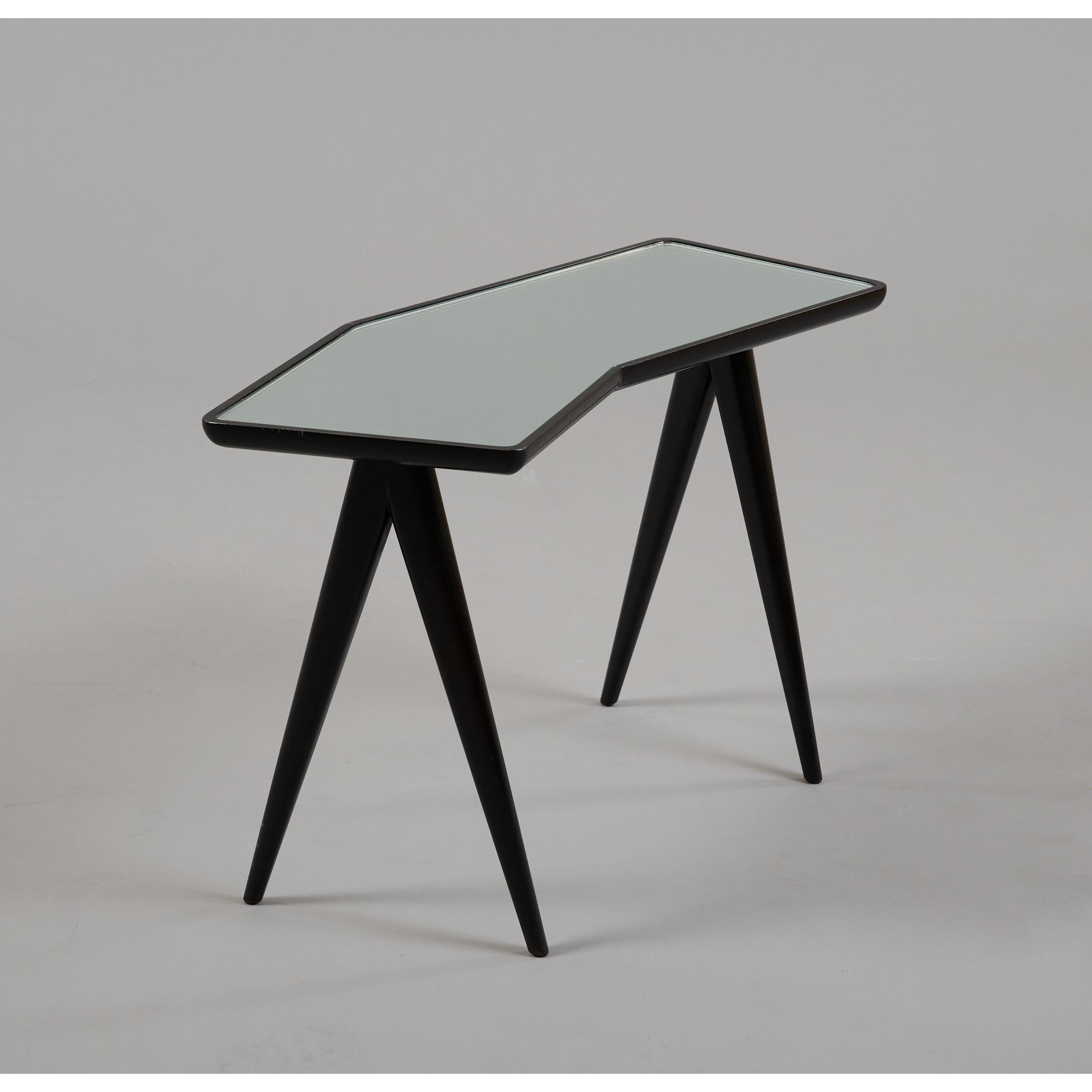 Gio Ponti - Paire de tables gigognes géométriques avec plateau en miroir, Italie, années 1950 en vente 5