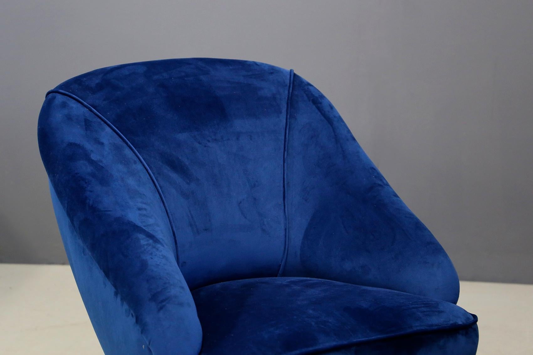 Mid-20th Century Gio Ponti attributed to Pair of Midcentury Armchairs in Blue Velvet, 1950s