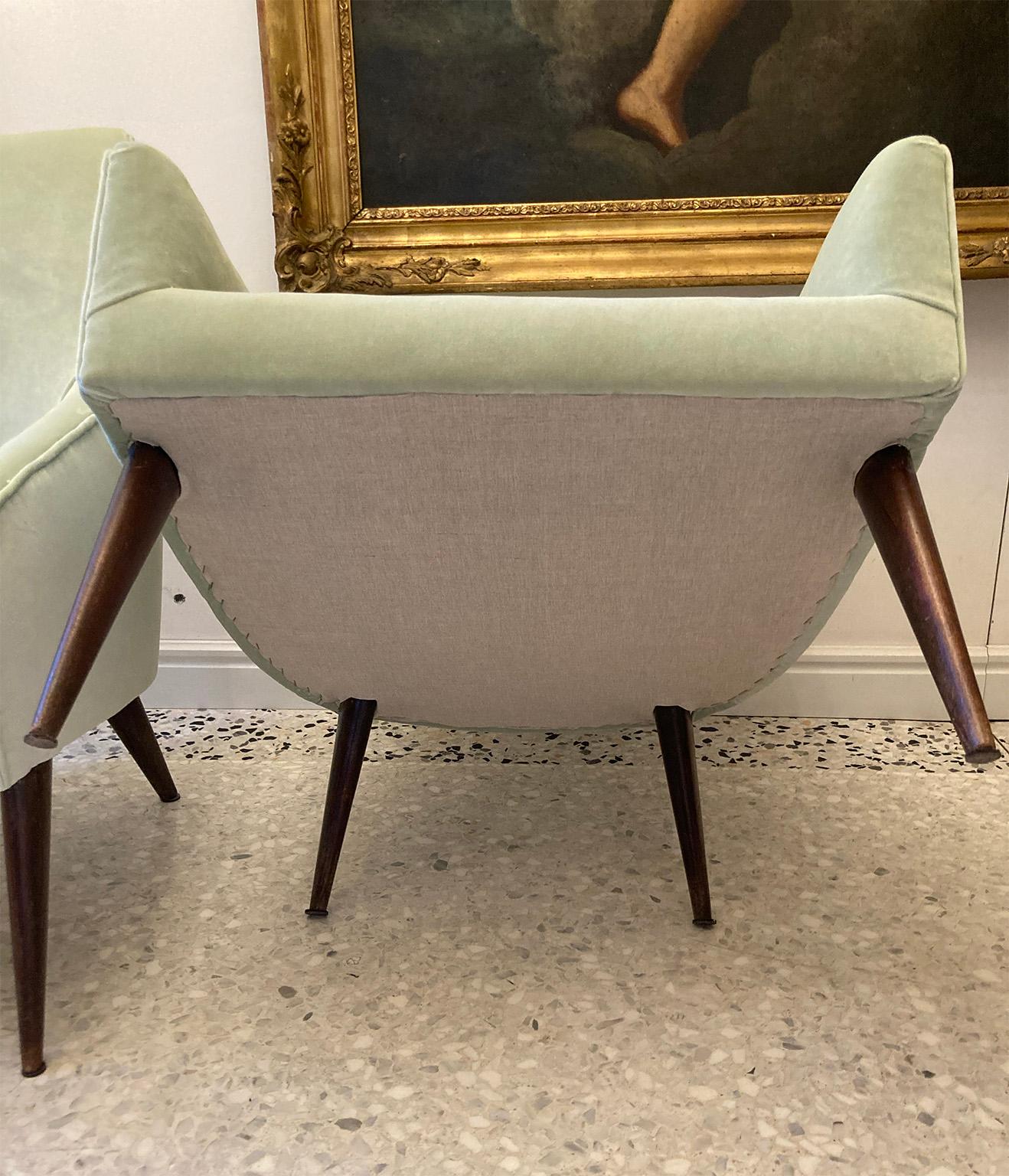 Gio Ponti Pair of Certified Rare Armchairs in Light Green Velvet, Italy 1960s For Sale 4