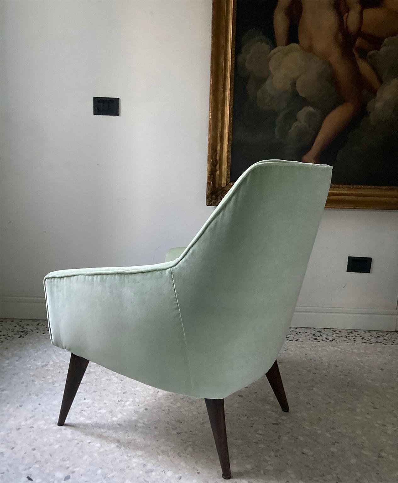 Gio Ponti Pair of Certified Rare Armchairs in Light Green Velvet, Italy 1960s For Sale 5