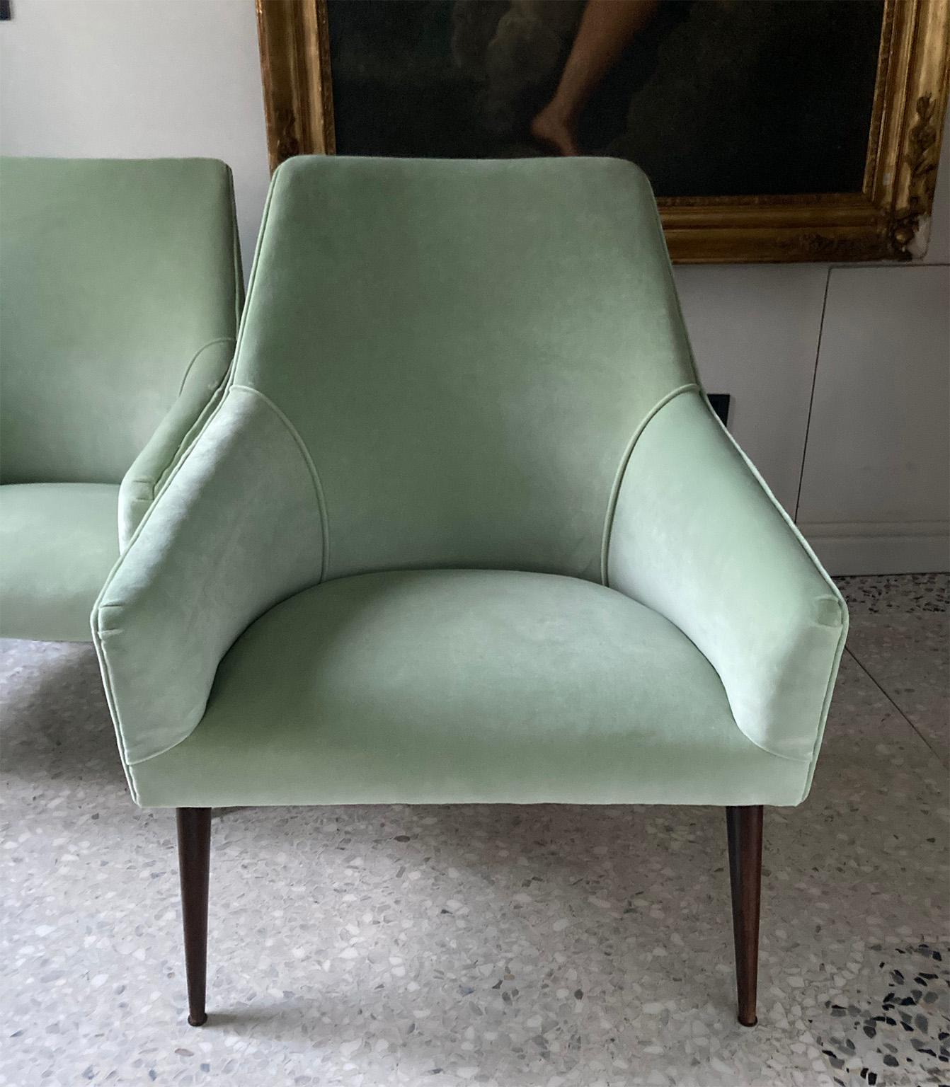 Gio Ponti Pair of Certified Rare Armchairs in Light Green Velvet, Italy 1960s For Sale 6