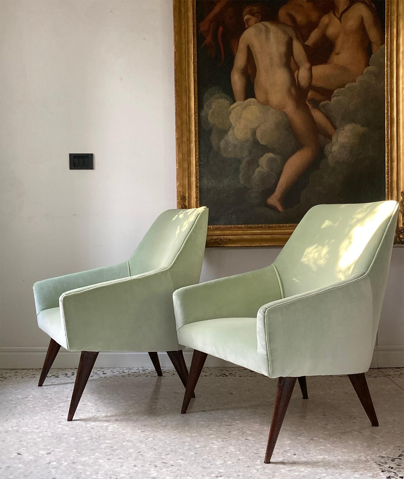Gio Ponti Pair of Certified Rare Armchairs in Light Green Velvet, Italy 1960s For Sale 7