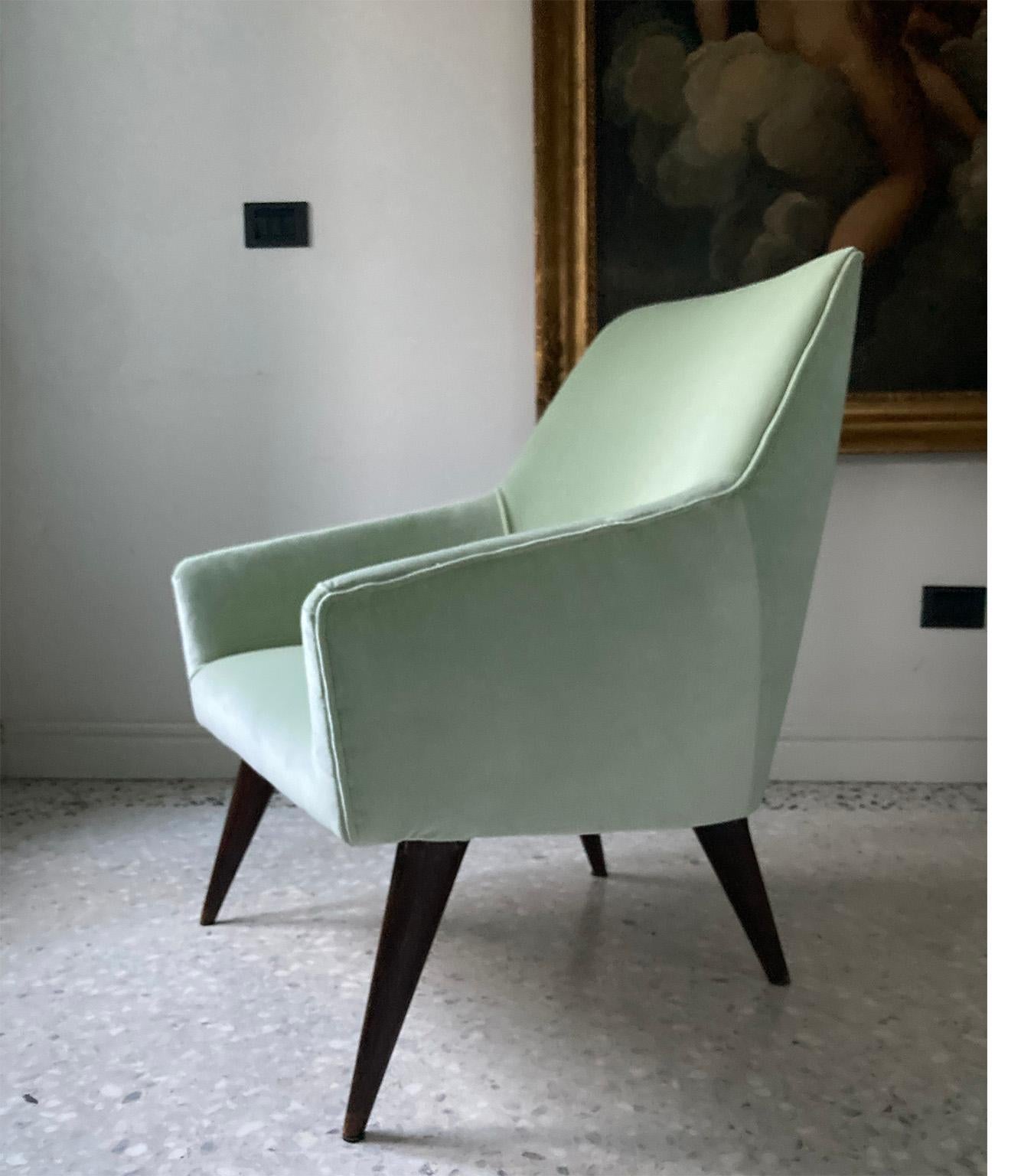 Mid-20th Century Gio Ponti Pair of Certified Rare Armchairs in Light Green Velvet, Italy 1960s For Sale