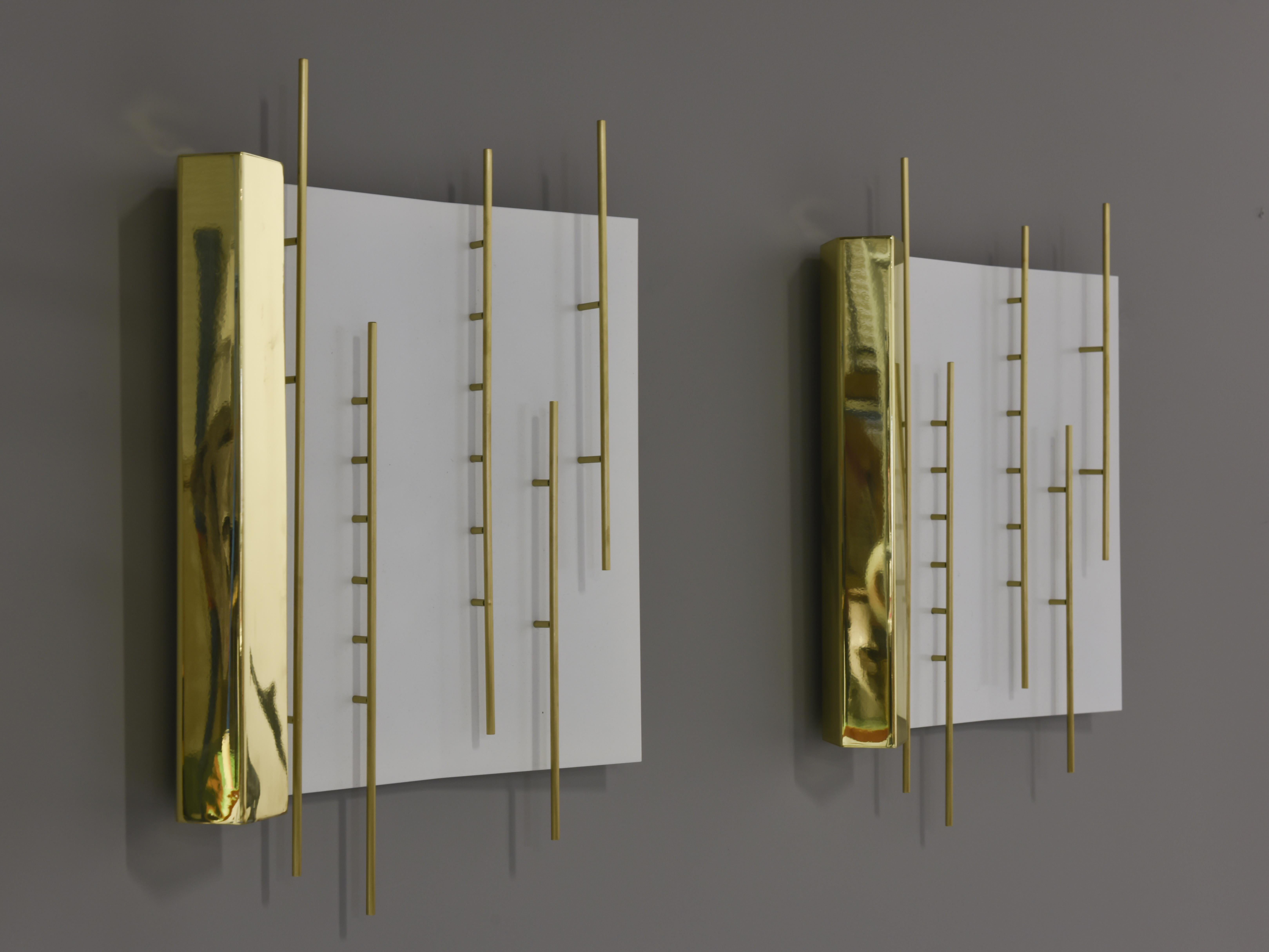 Gio Ponti Pair of Sculptural Wall Sconces,  Model 576 for Lumi Milano In Excellent Condition For Sale In Villeurbanne, Rhone Alpes