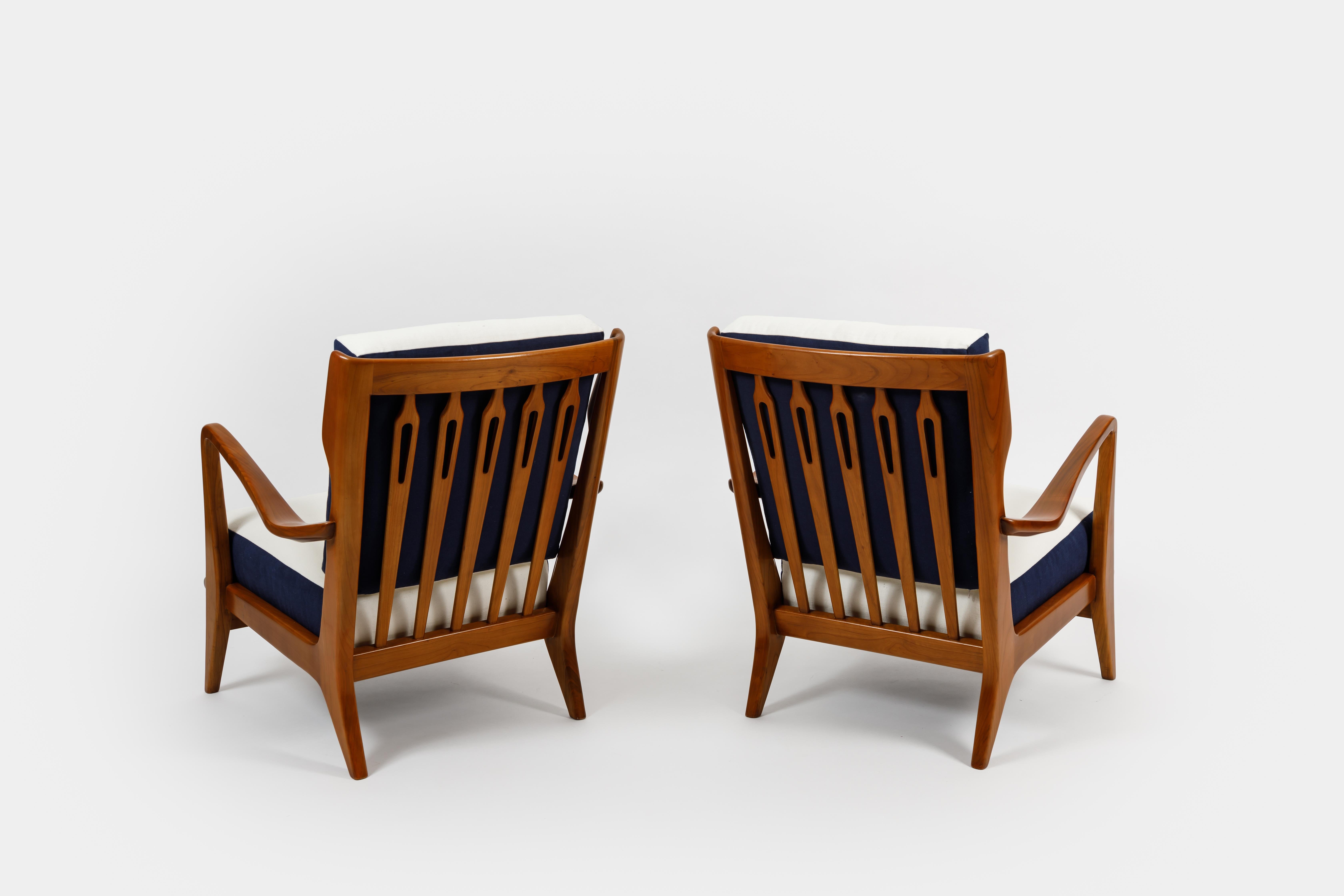 Gio Ponti für Cassina Paar Sessel aus Nussbaumholz Modell 516 (Moderne der Mitte des Jahrhunderts)
