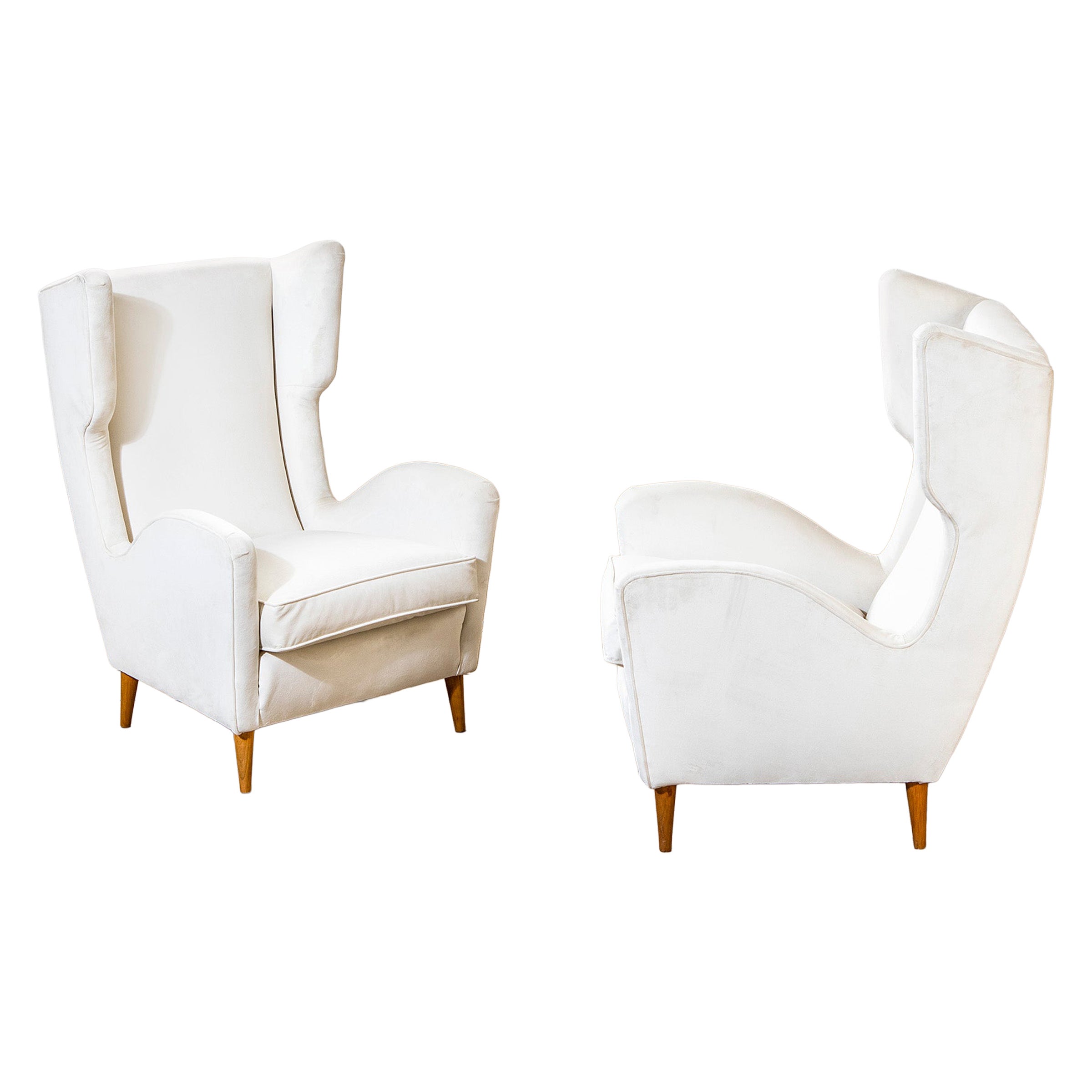 Paire de fauteuils à dossier ailé de Gio Ponti, design italien du milieu du siècle, années 1950