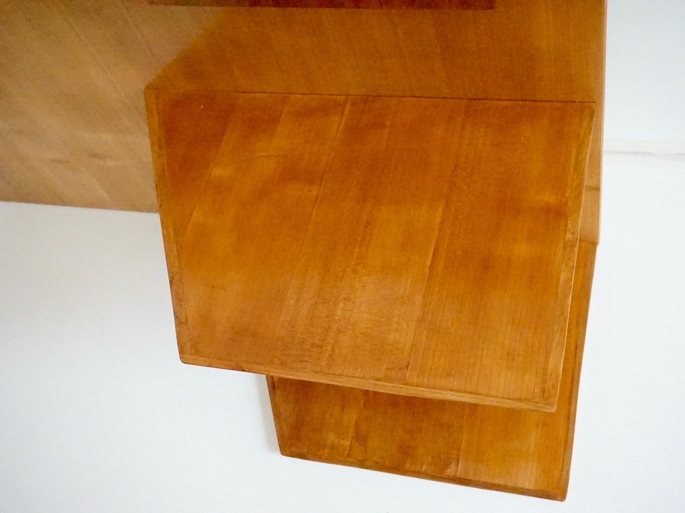 Gio Ponti coppia di rare testiere in legno di olmo con comodini, Hotel Royal, 1955 in vendita 1
