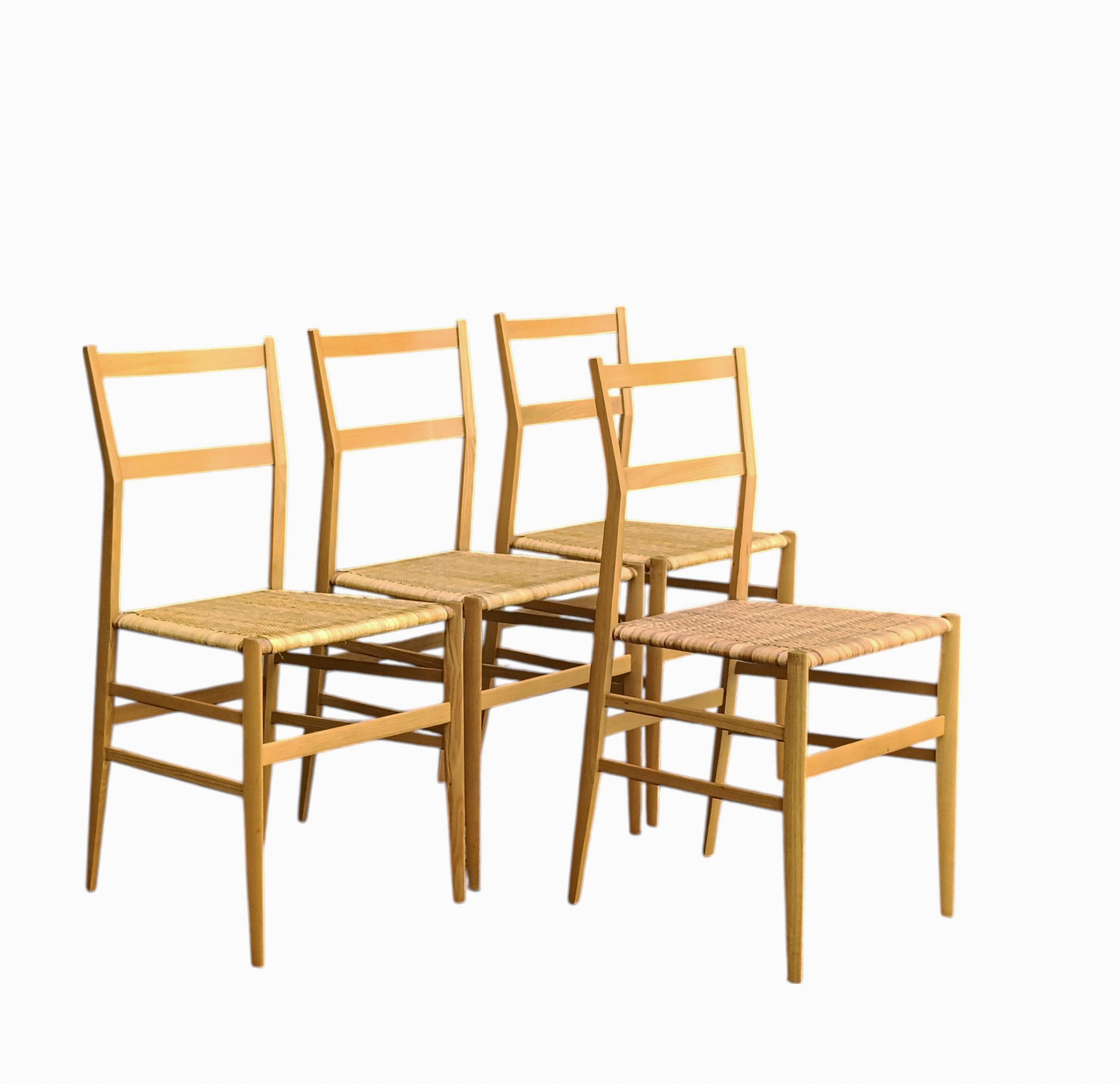 Gio Ponti per Cassina Set di 4 Sedie Superleggera, Italia 1980s (Moderne der Mitte des Jahrhunderts) im Angebot