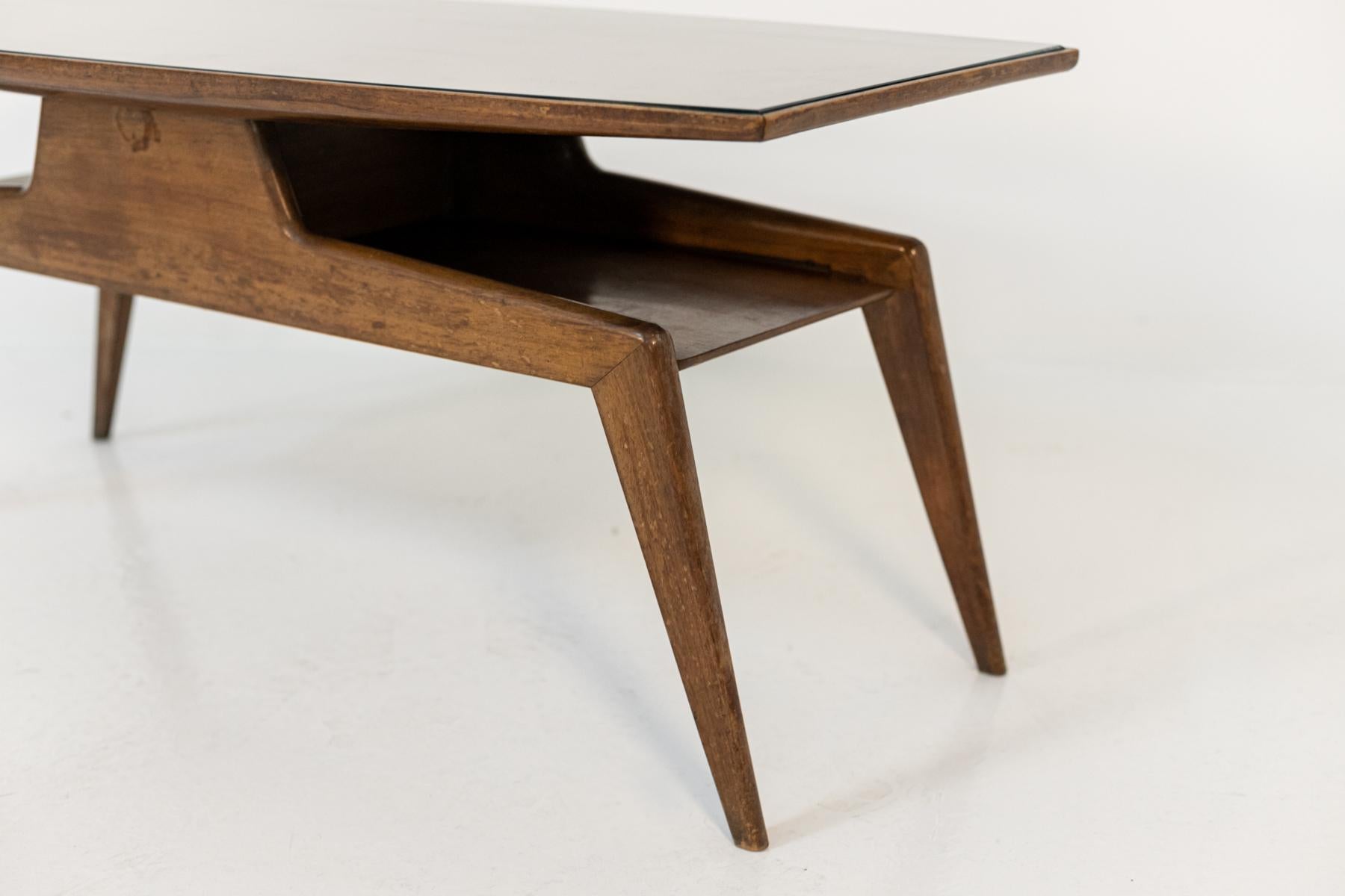 Rare Coffee Table Attr. to Gio Ponti in Walnut Wood and Glass 5