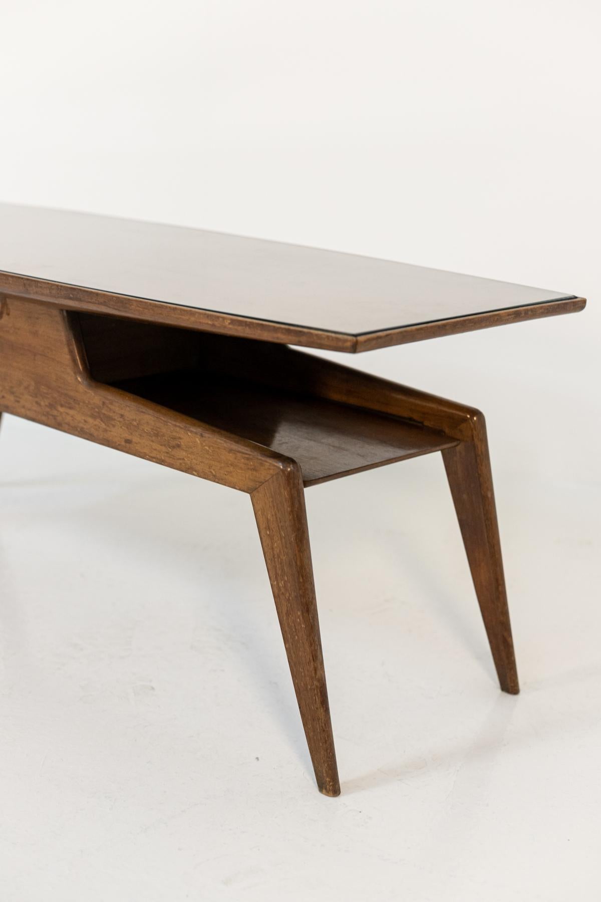 Rare Coffee Table Attr. to Gio Ponti in Walnut Wood and Glass 6