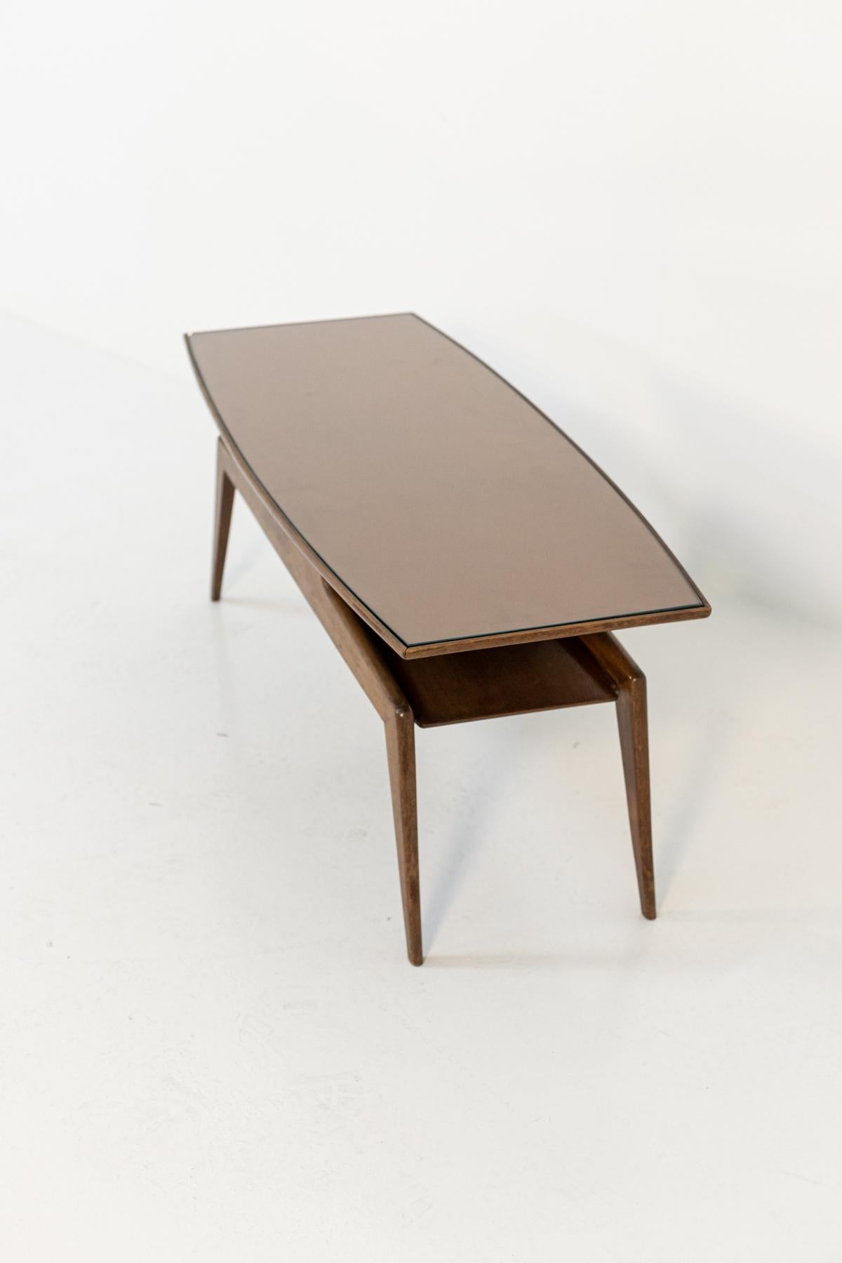Rare Coffee Table Attr. to Gio Ponti in Walnut Wood and Glass 2