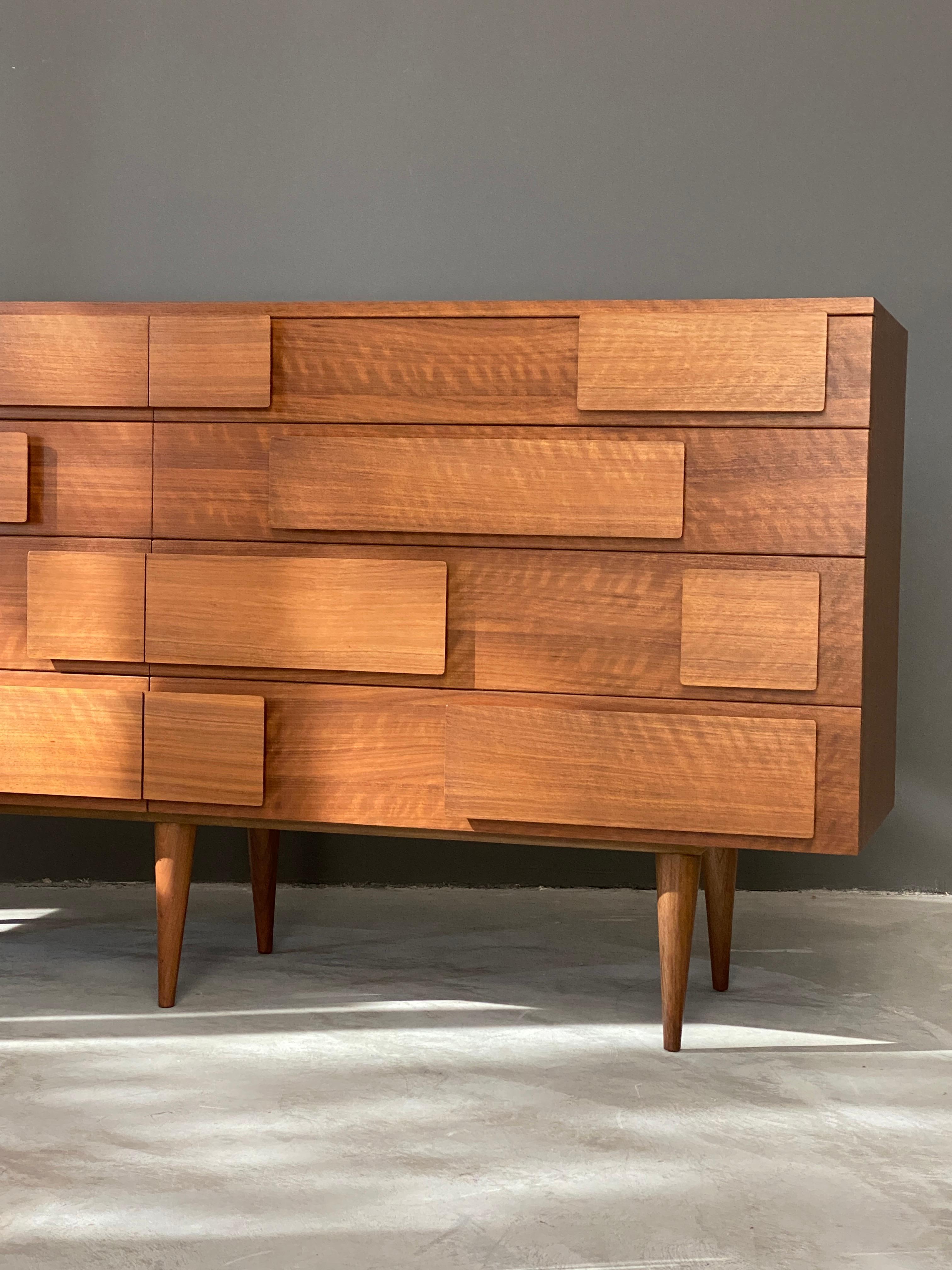 Gio Ponti, Rare Double Dresser, Walnut, for Singer & Sons, America, 1950s In Good Condition In High Point, NC