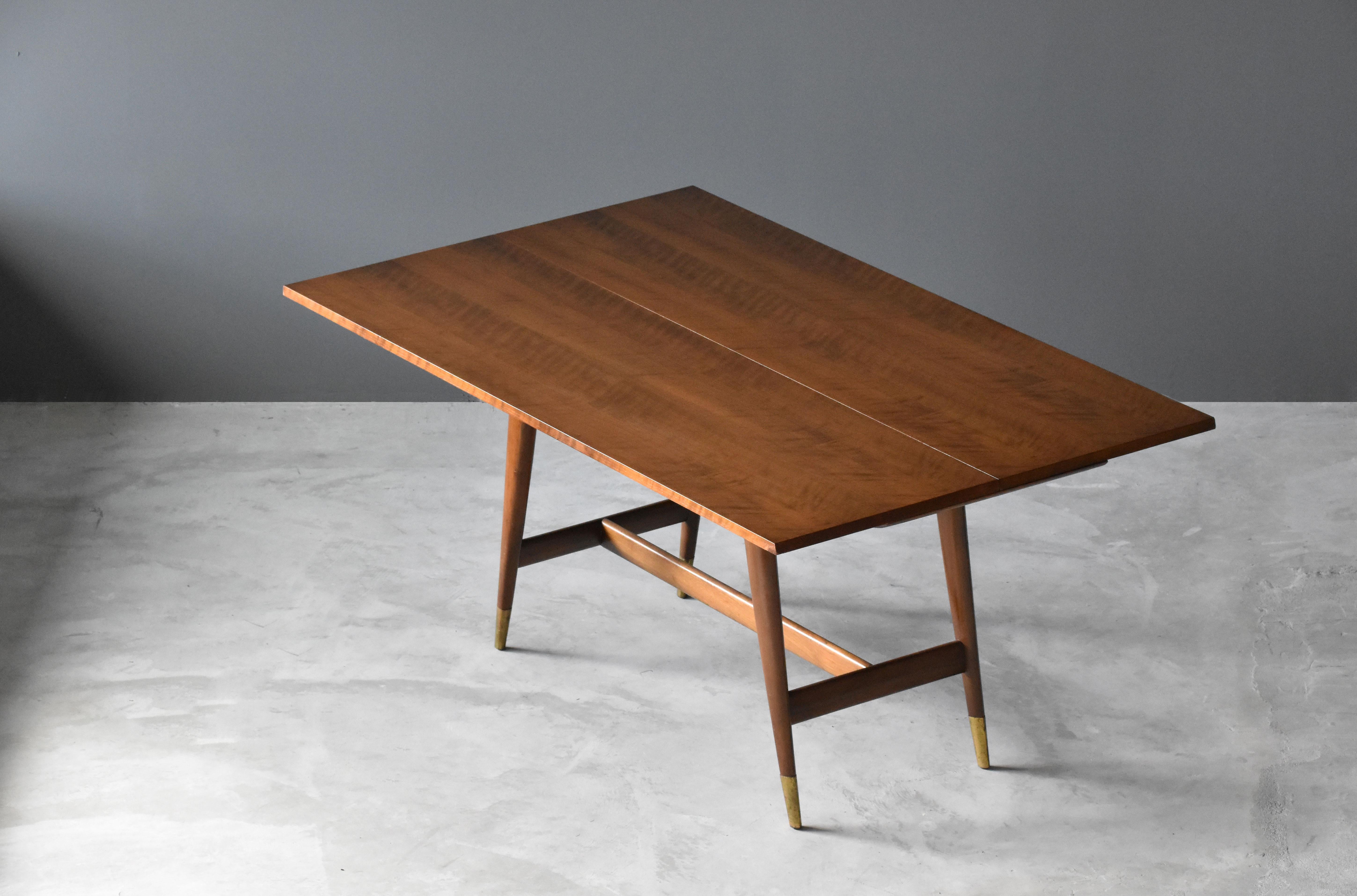 Gio Ponti, Rare Flip-Top Console, Walnut, Brass, Singer & Sons, America, 1950s In Good Condition In High Point, NC