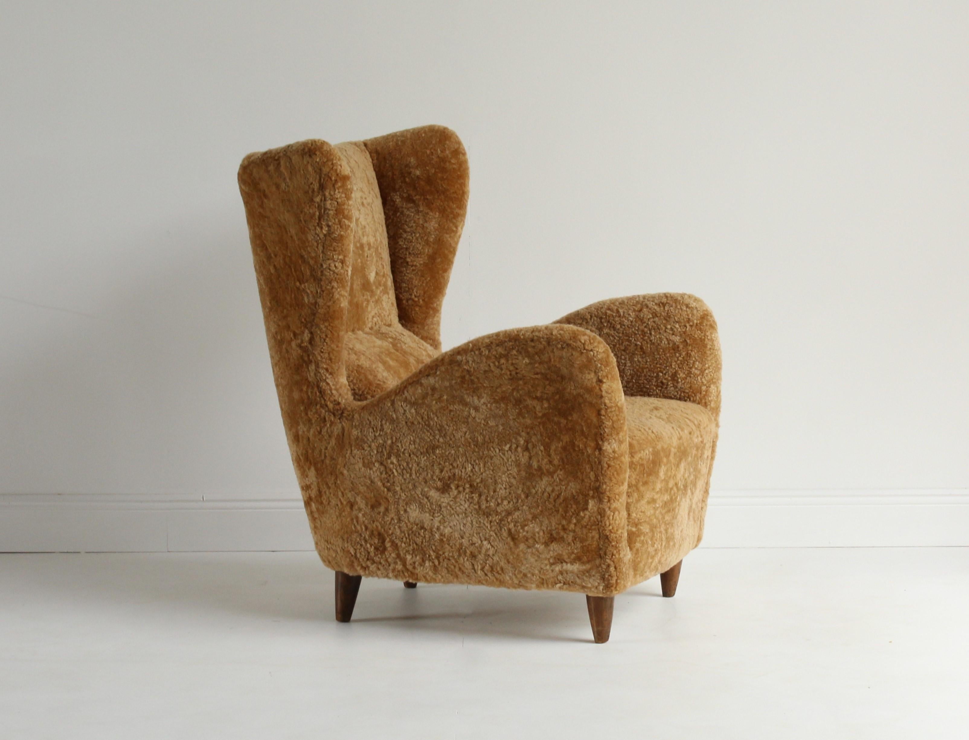 Gio Ponti, Rare Organic Lounge Chair, Dark Stained Oak, Lambskin, Italy, 1940s 1