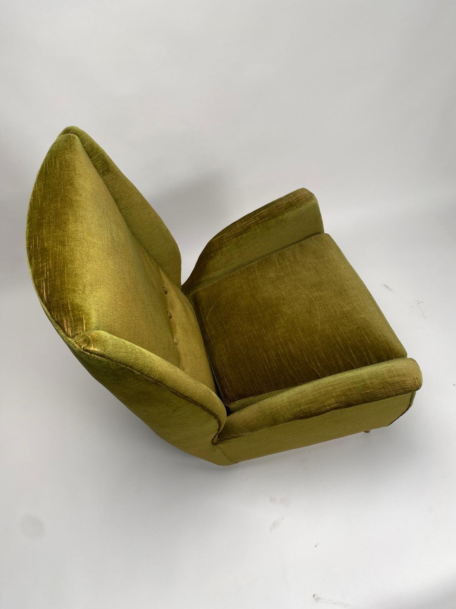 Wood Gio Ponti, rare pair of Wingback Armchairs for ISA, Italy, 1950s (customizable) For Sale