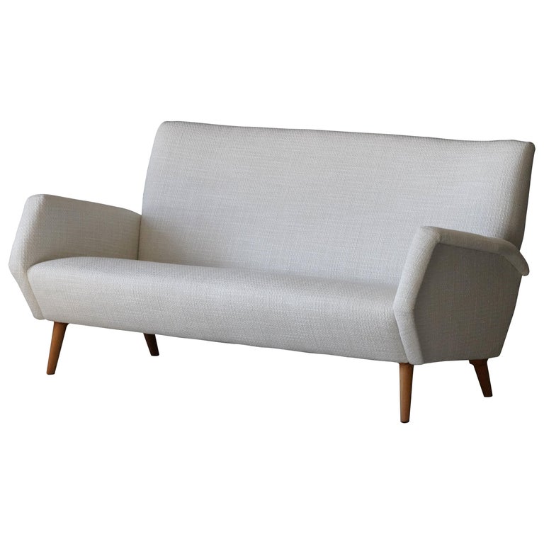 Gio Ponti Rare Production Settee Or Sofa White Fabric Oak Asko Gio Ponti Rare Production Settee Or