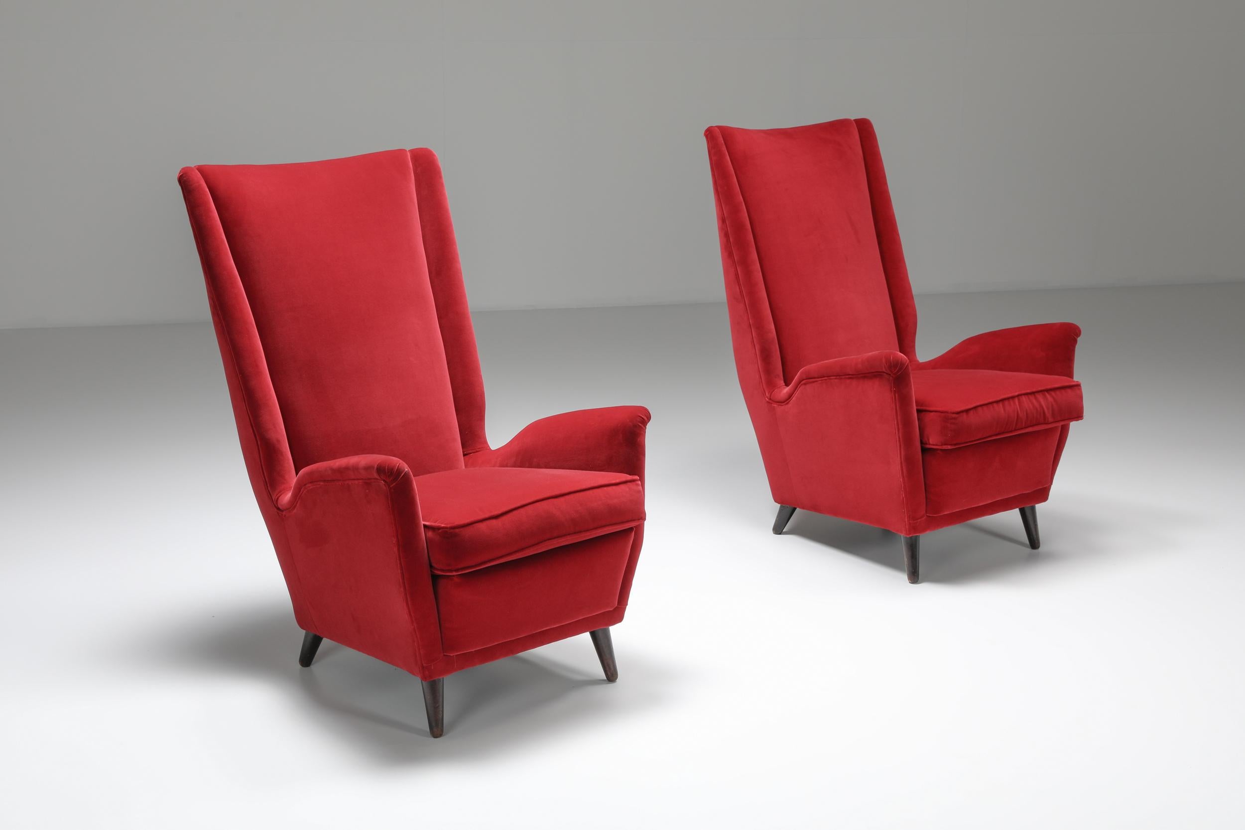 italien Fauteuil à dossier en velours rouge par Gio Ponti, années 1950 en vente