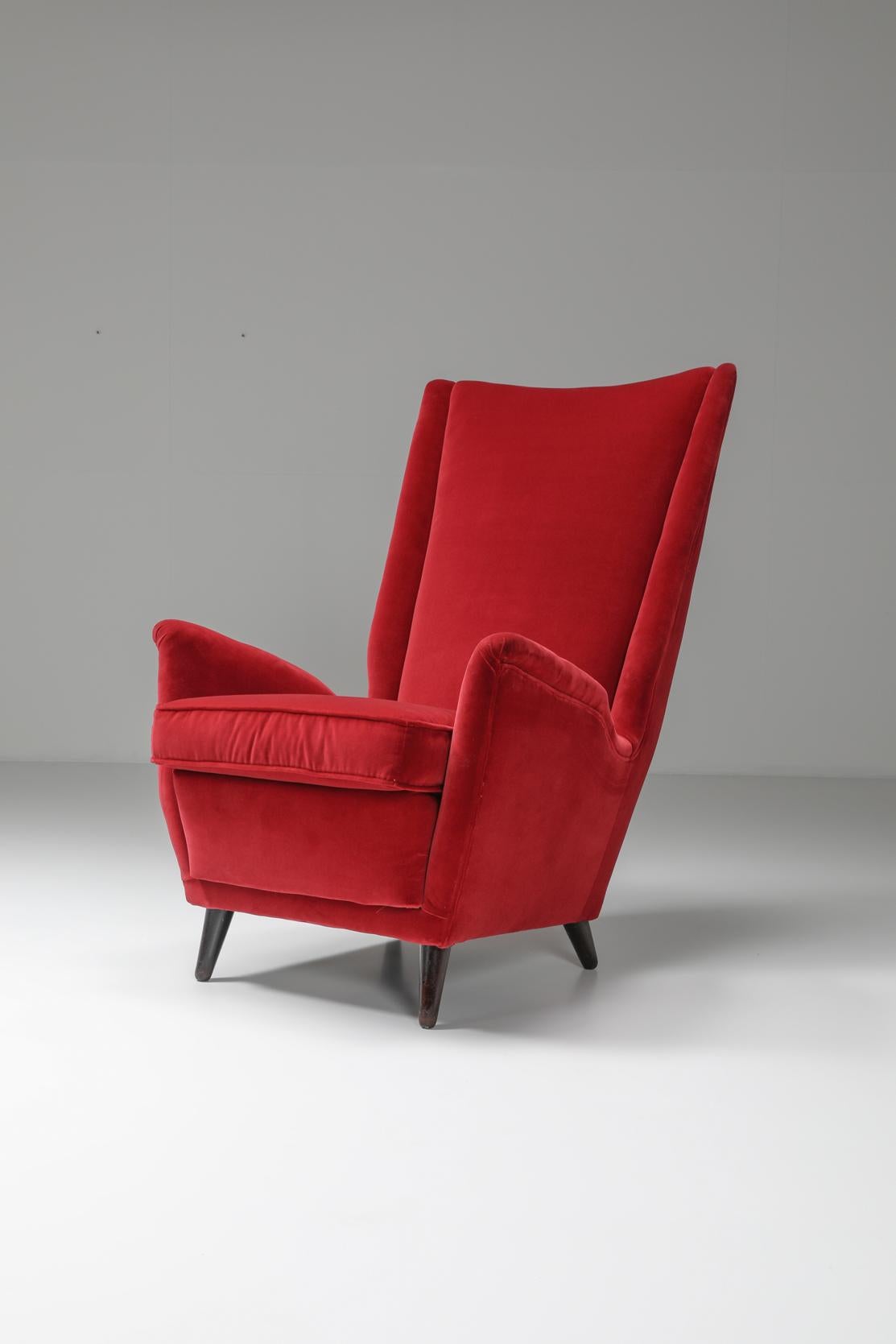 Italian Wingback Armchair in Red Velvet by Gio Ponti, 1950s For Sale 2