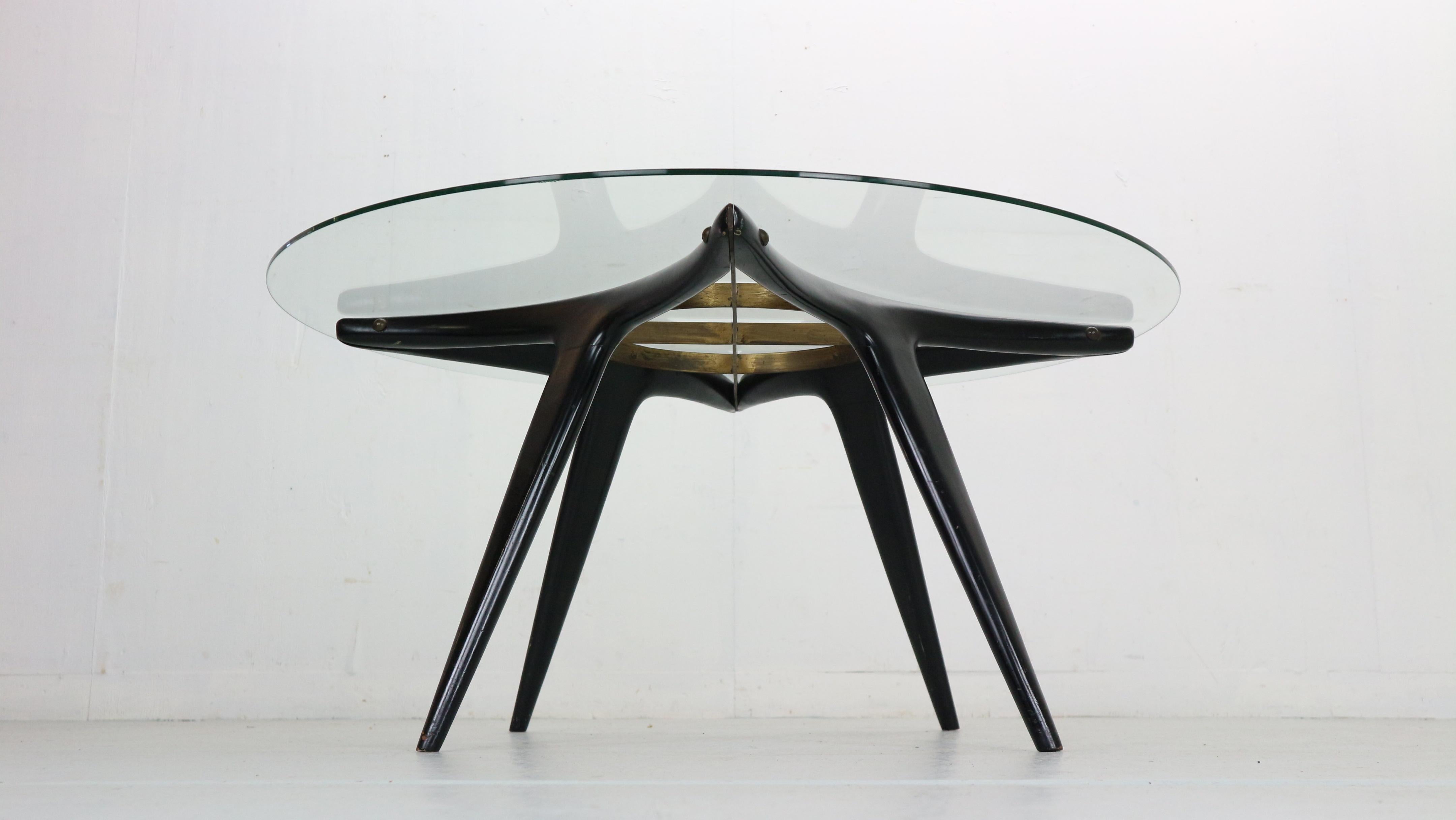 Gio Ponti Round Coffee Table Brass Walnut, Glass for Singer & Sons, 1950, Italy 1