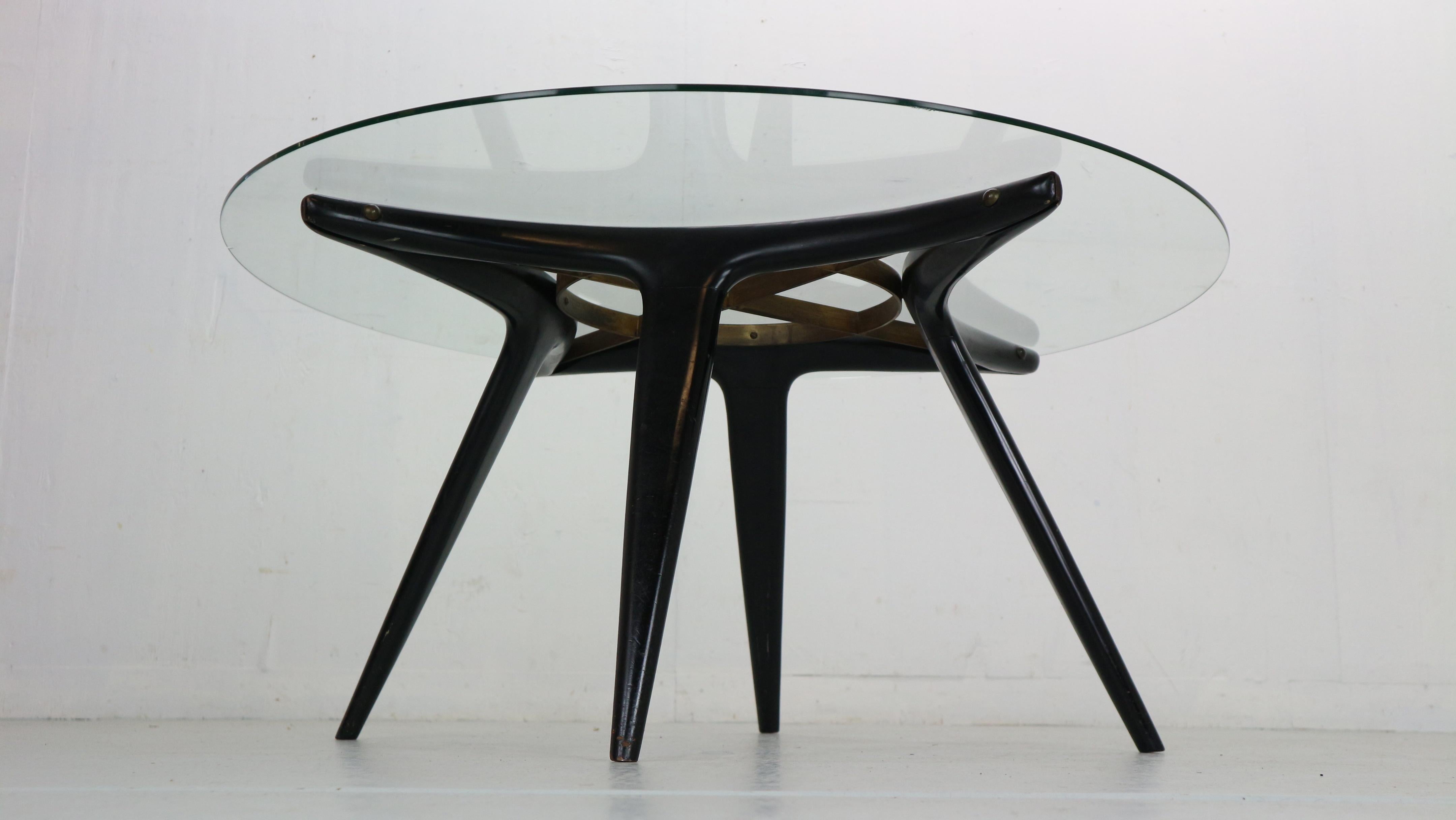 Gio Ponti Round Coffee Table Brass Walnut, Glass for Singer & Sons, 1950, Italy 3