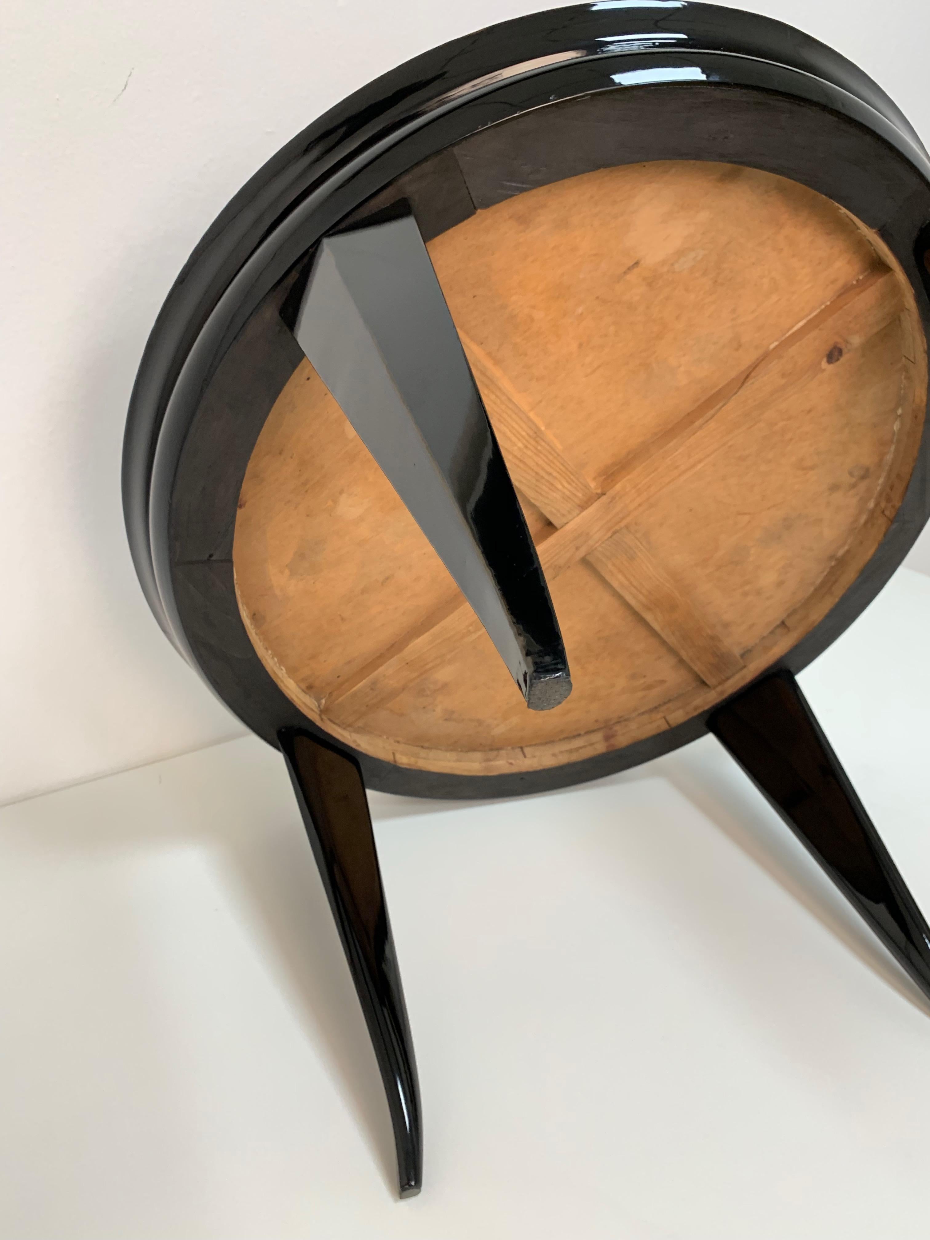 Gio Ponti Round Coffee Table Italian Art Deco, Ebonized Wood, Italy, 1940s 8
