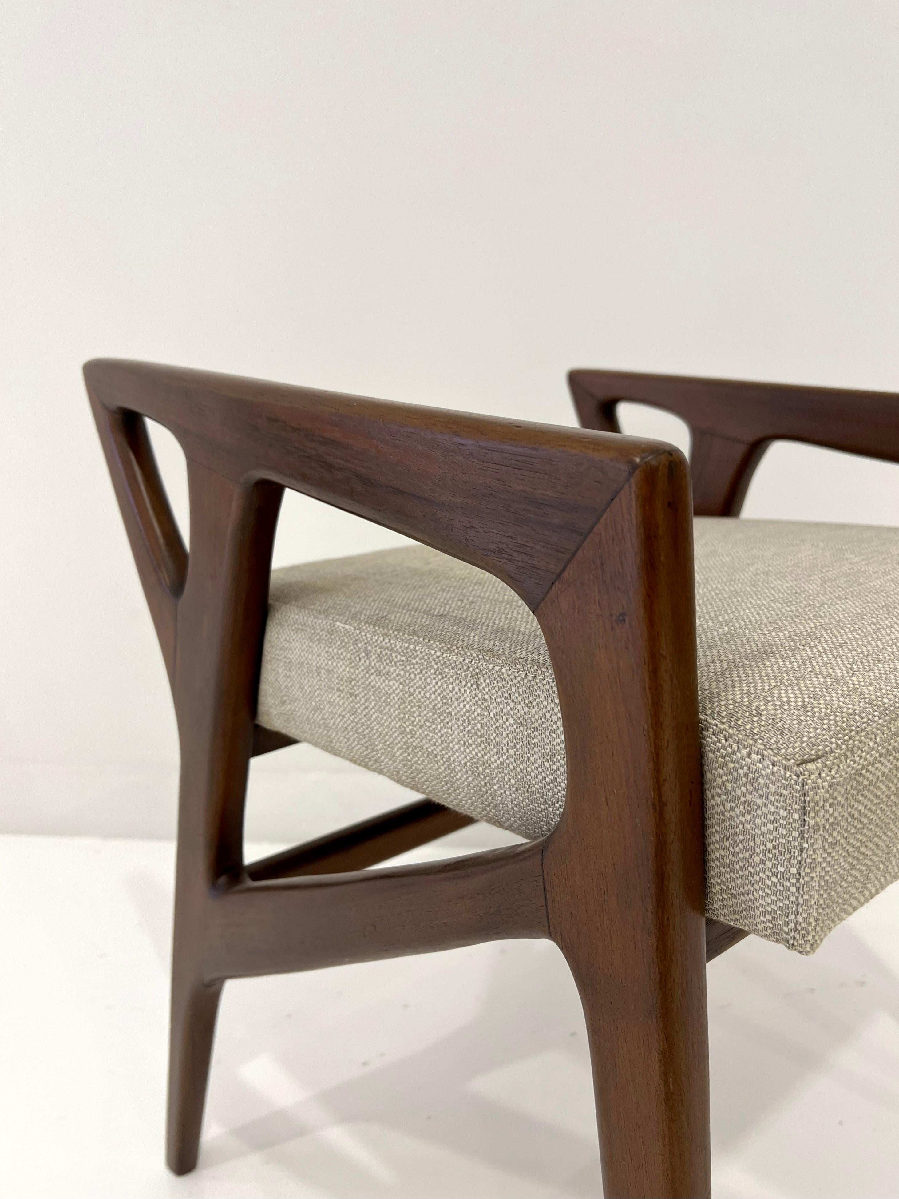 Mid-20th Century Gio Ponti Sculptural Stool Model 687 For Sale