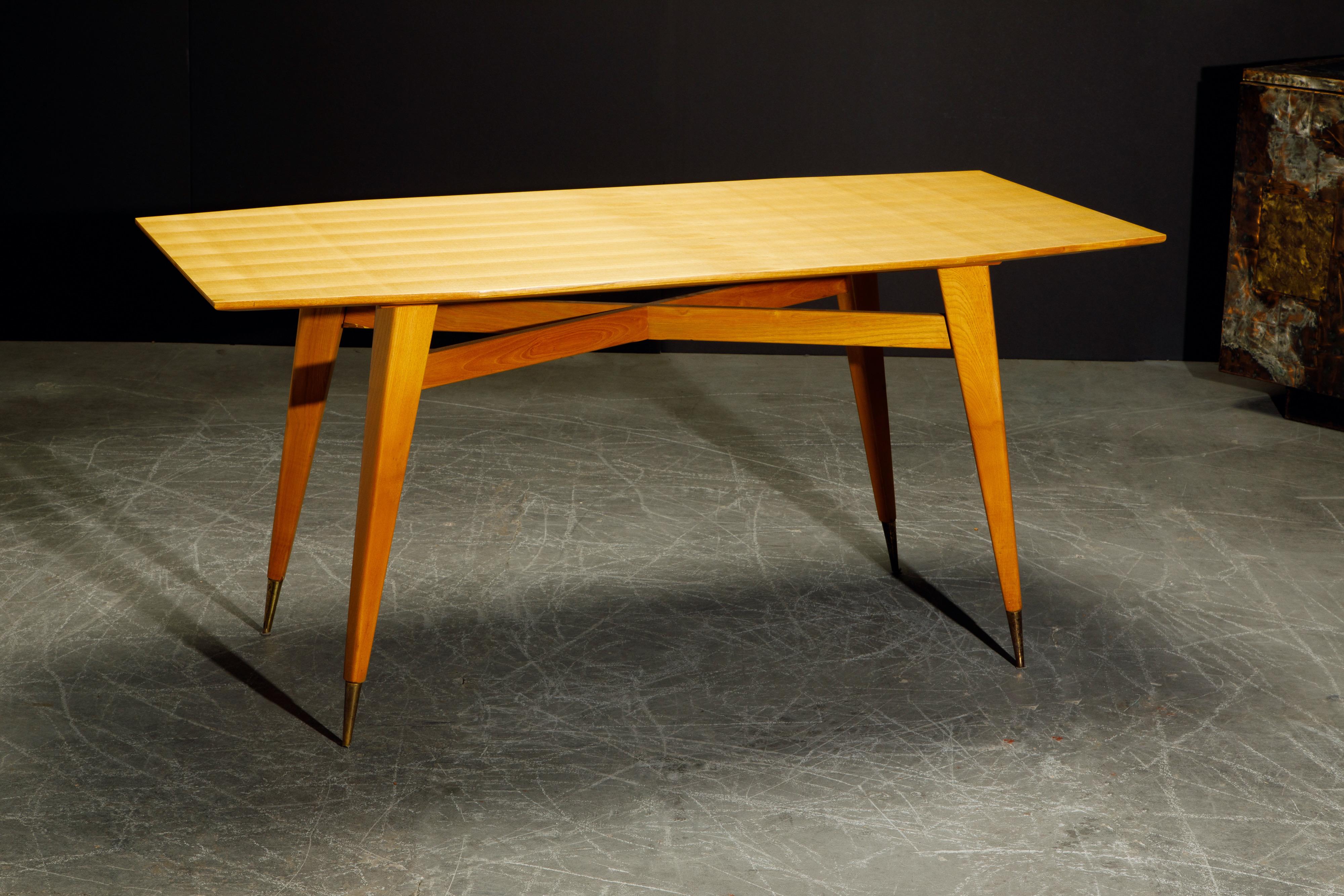 Mid-Century Modern Gio Ponti Sculptural Veined Ash Dining Table or Desk, circa 1950, Italy