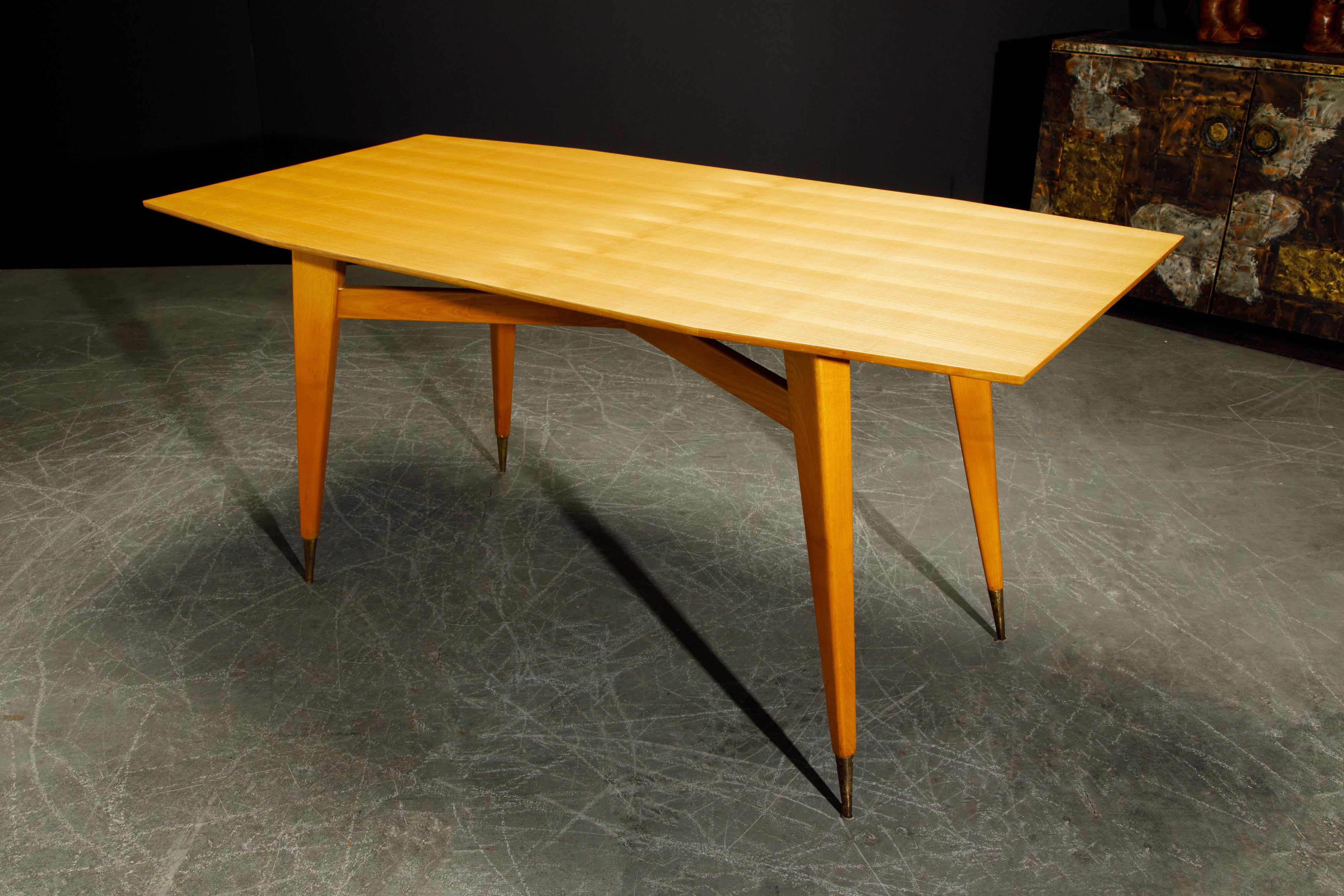 Mid-20th Century Gio Ponti Sculptural Veined Ash Dining Table or Desk, circa 1950, Italy