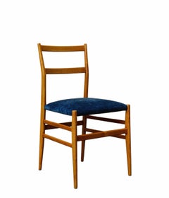 Gio Ponti Chair Mod. "646 Leggera" in Wood and Blue Fabric, Italy 1960s