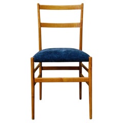 Gio Ponti Sedia Mod. "646 Leggera" in Legno e Tessuto Blu, Italia 1960s