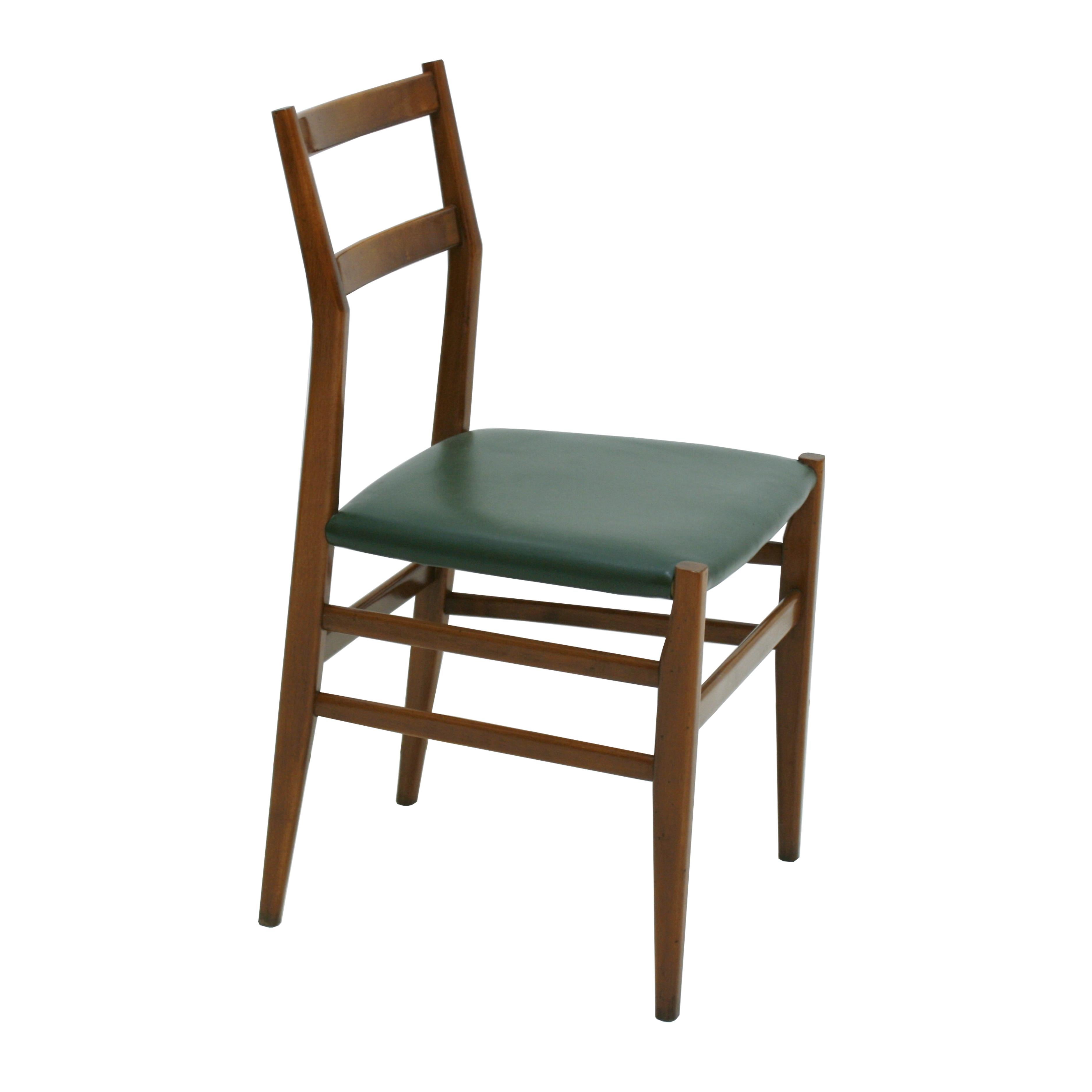 Gio Ponti Set of 8 Ashwood Leggera Italian Chairs, 1960s In Good Condition For Sale In Madrid, ES