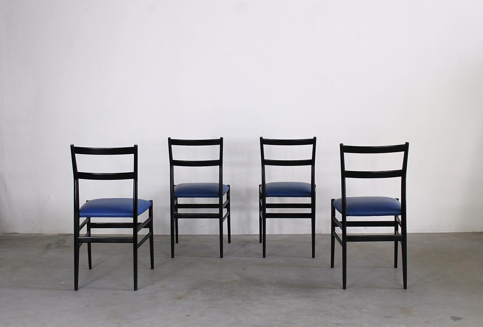 Gio Ponti ensemble de quatre chaises de salle à manger Leggera par Cassina, 1951, Italie en vente 3