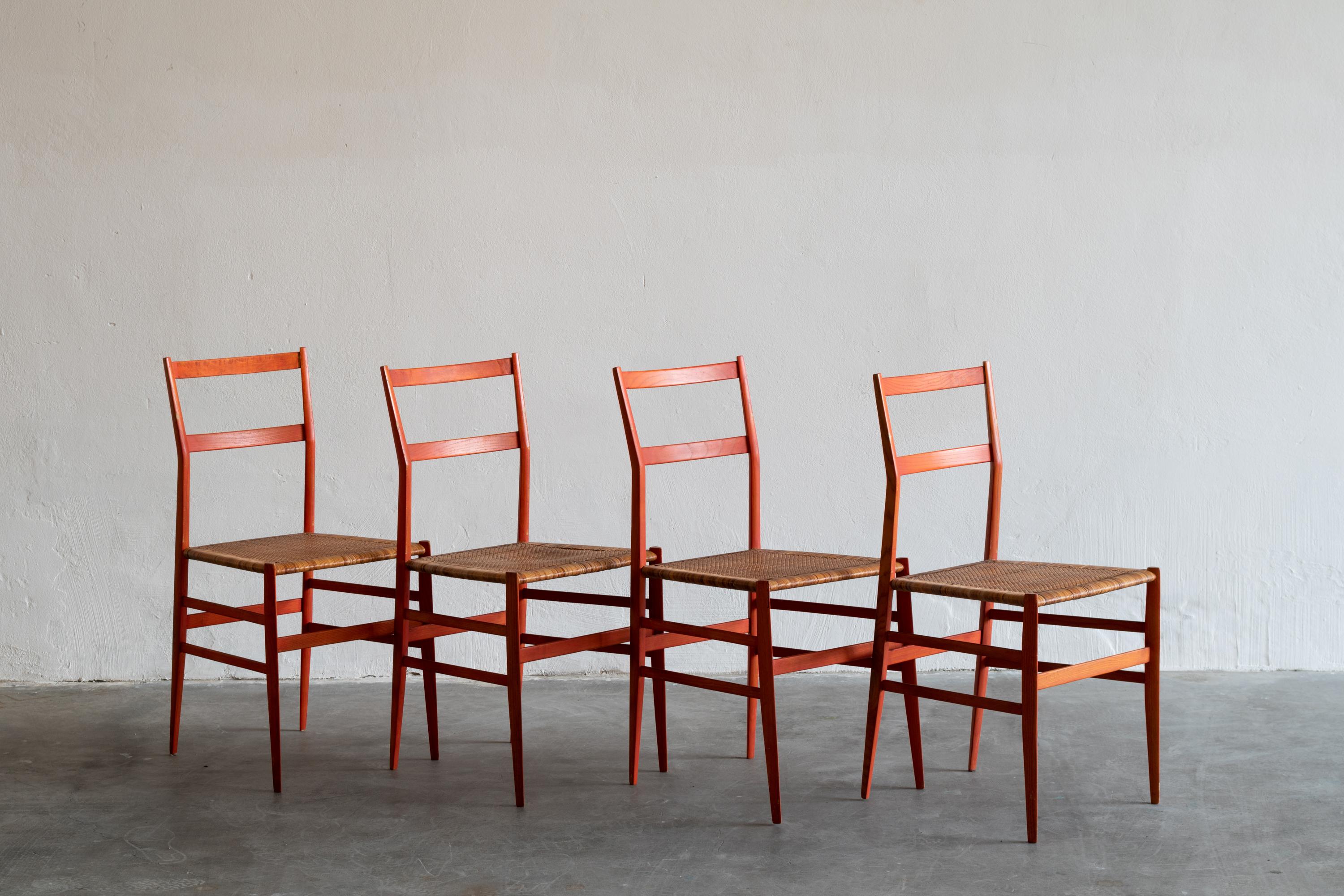 Mid-Century Modern Gio Ponti Set of Four Superleggera Dining Chairs in Ashwood Cassina 1957 Italy 