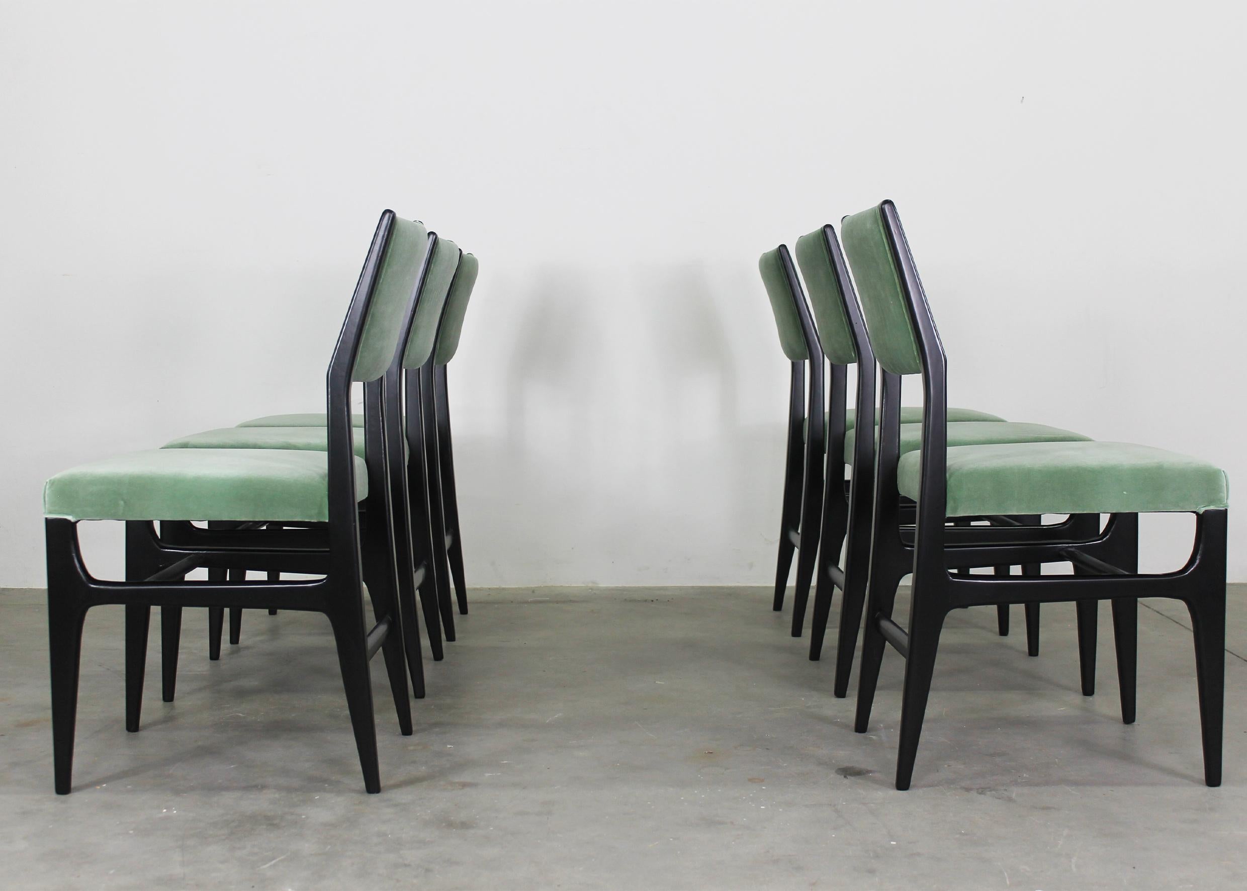 Lacquered Gio Ponti Set of Six 602 Chairs in Wood and Fabric Italian Manufacture 1950s