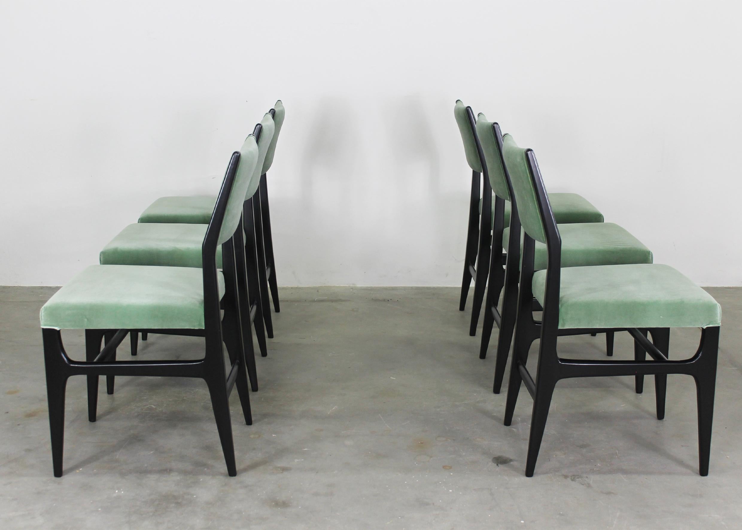 Gio Ponti Set of Six 602 Chairs in Wood and Fabric Italian Manufacture 1950s In Good Condition In Montecatini Terme, IT