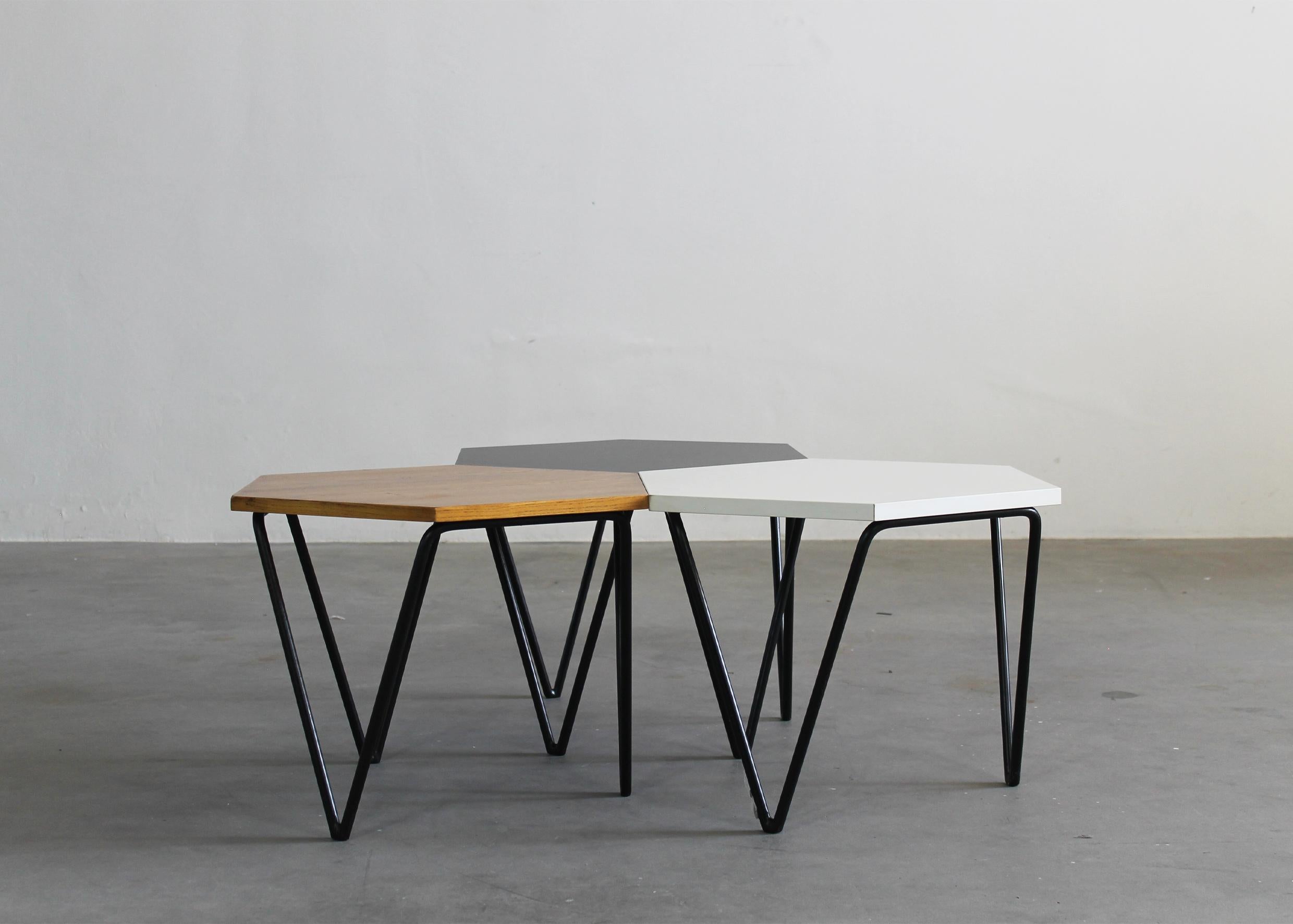 Lacquered Gio Ponti Set of Six Hexagonal Coffee Tables in Wood and Metal I.S.A. 1950s For Sale