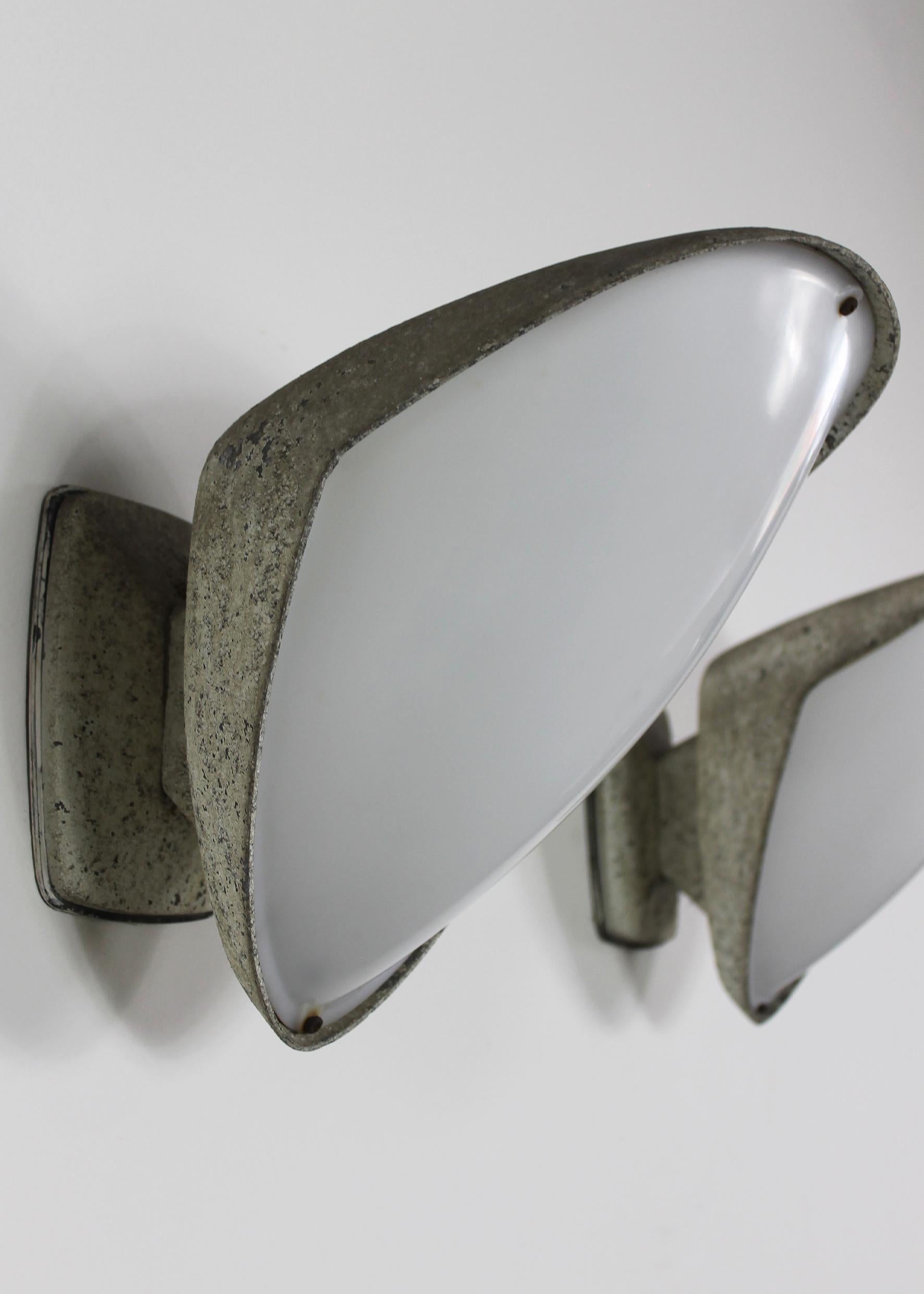 Gio Ponti Set of Three Wall Lamps in Lacquered Aluminum and Perspex by Greco 60s 3
