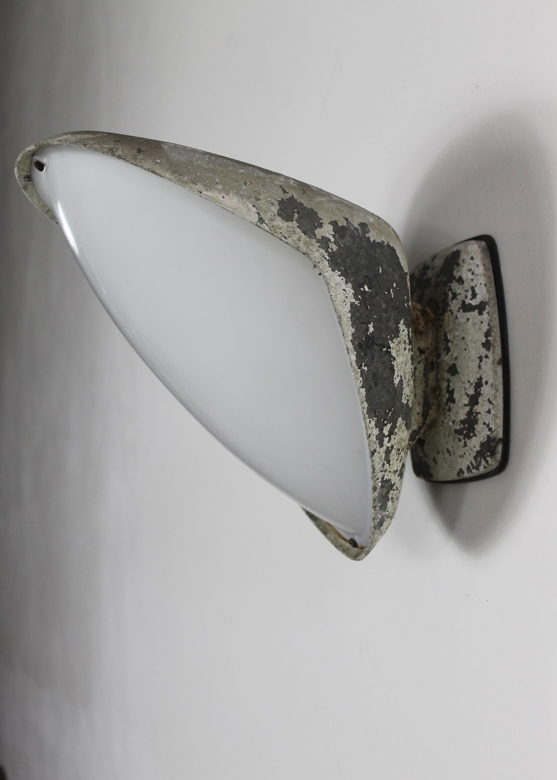 Gio Ponti Set of Three Wall Lamps in Lacquered Aluminum and Perspex by Greco 60s 4