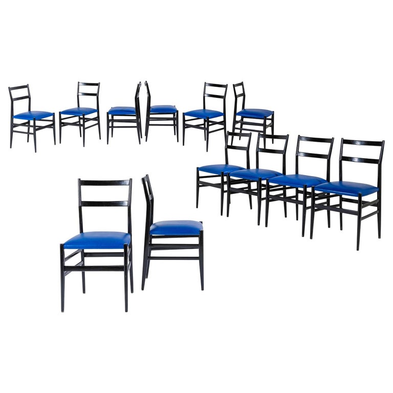 Gio Ponti Set of Twelve Leggera Chairs in Wood and Blue Skai Cassina, 1951 For Sale