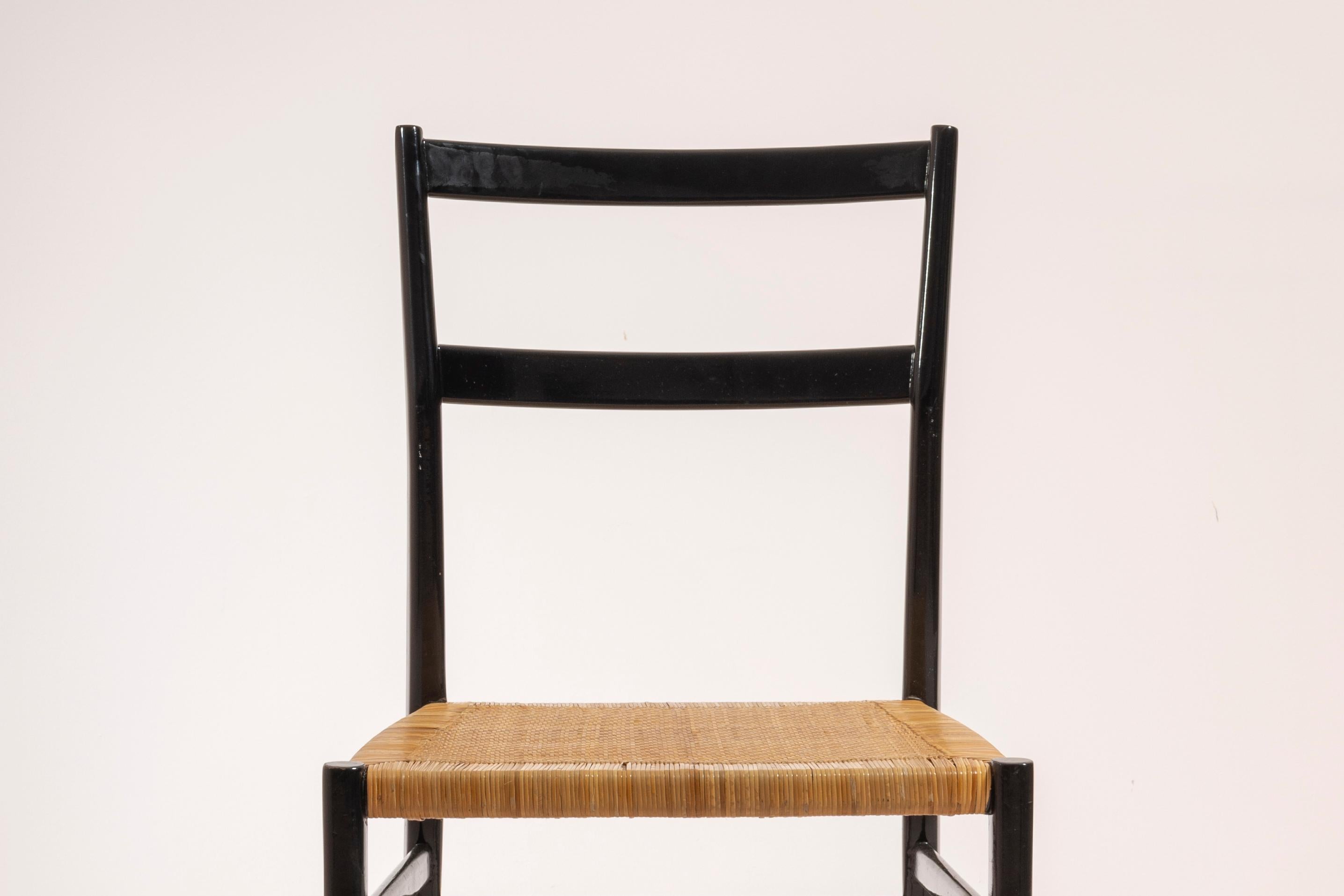 Italian Gio Ponti set of twelve Leggera chairs with hand-woven rattan cane, Italy 1951 For Sale