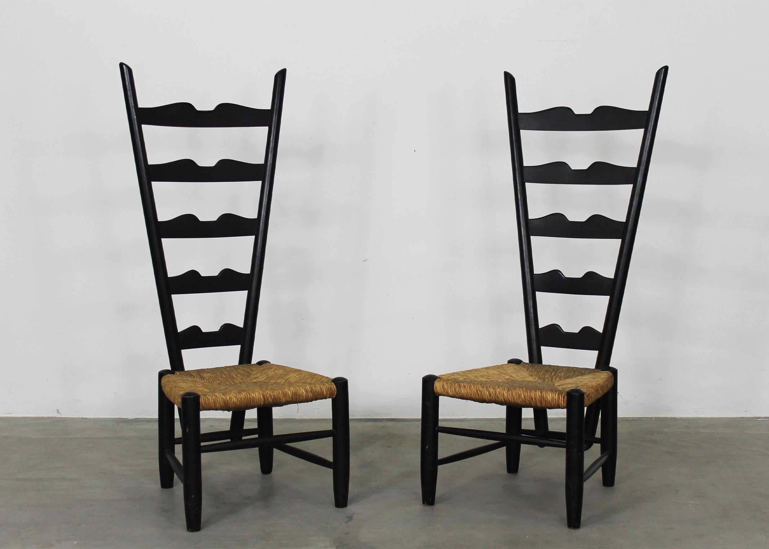 Italian Gio Ponti Set of Two Fireside Chairs in Black Lacquered Wood and Rush 1950s For Sale