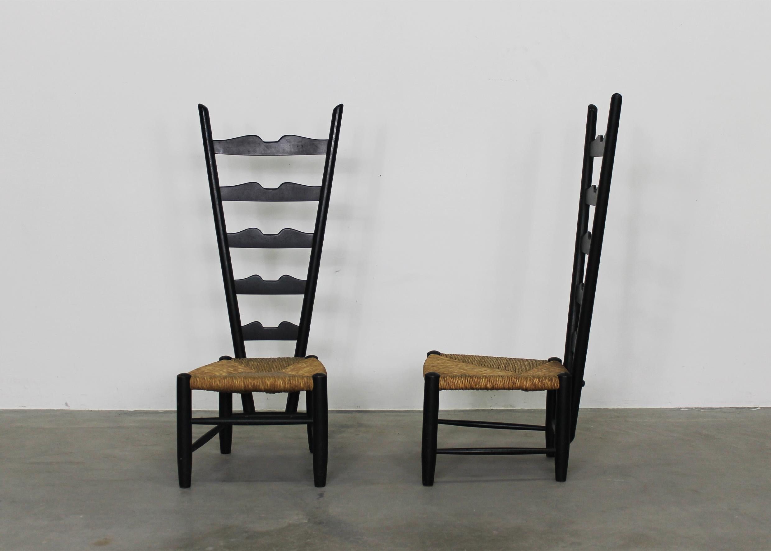 Mid-20th Century Gio Ponti Set of Two Fireside Chairs in Black Lacquered Wood and Rush 1950s For Sale
