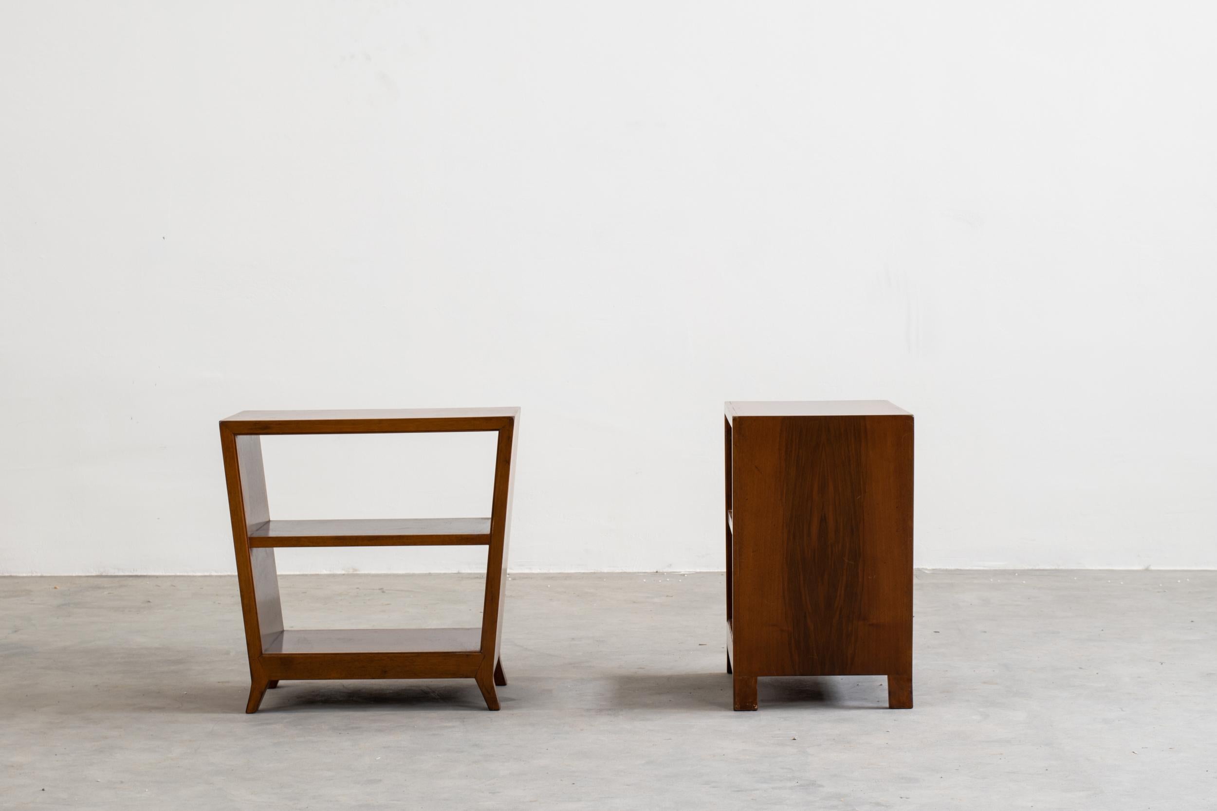 Mid-Century Modern Gio Ponti Set of Two Side Tables with Shelves in Walnut Schirolli 1950s