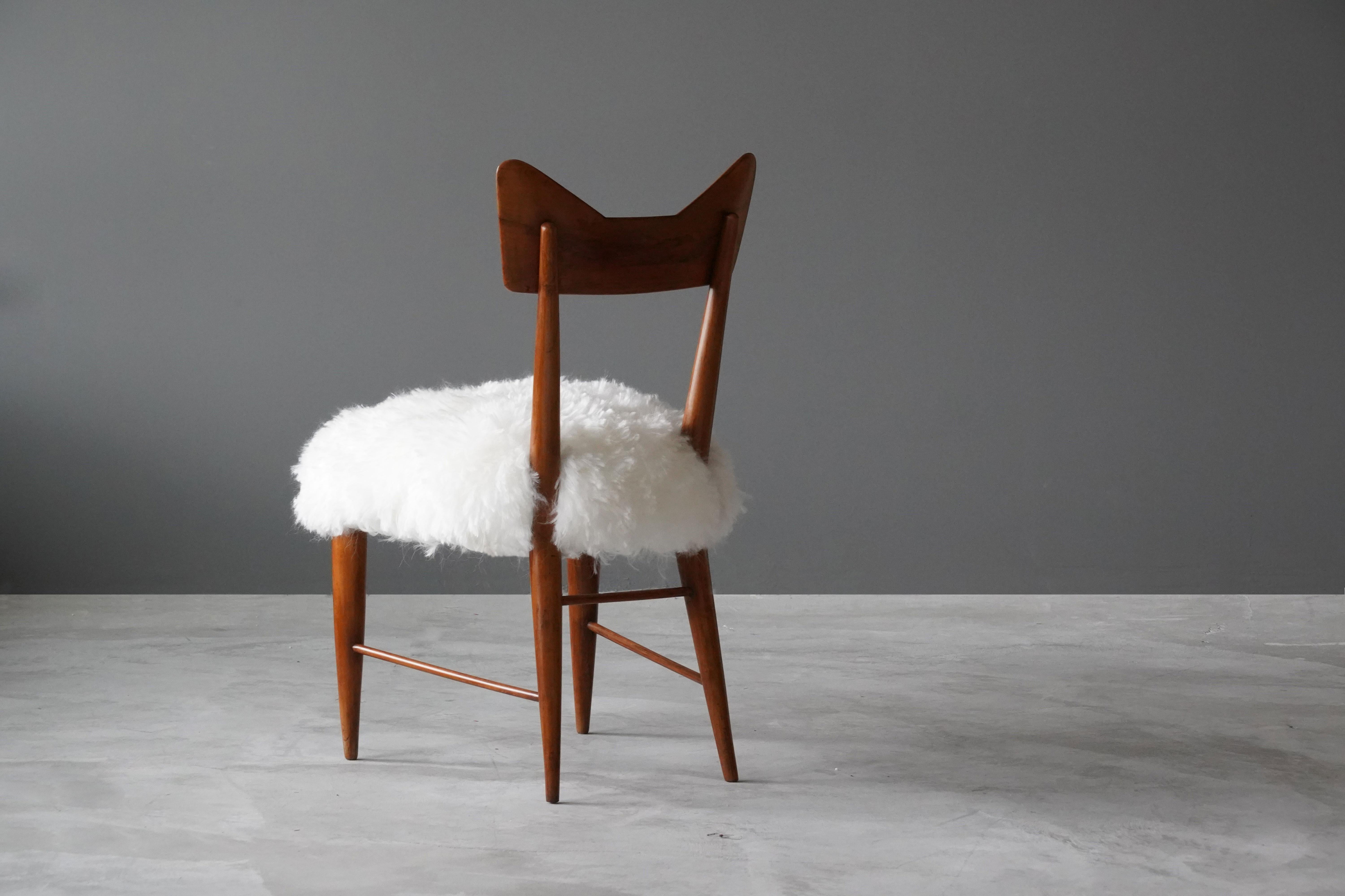 Italian Gio Ponti, Side Chair, Stained Wood, Sheepskin, Giordano Chiesa, Italy, 1947